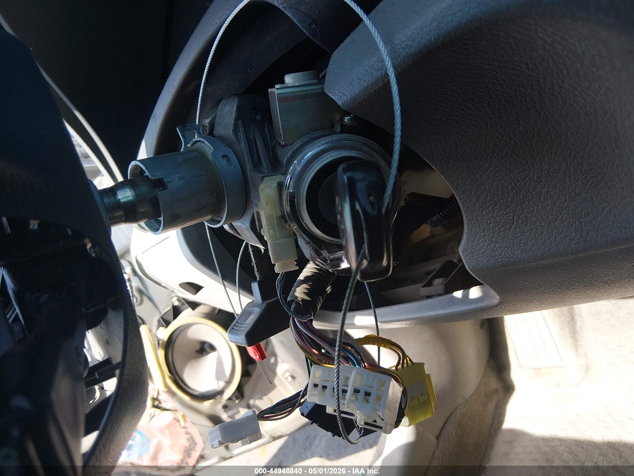 TOYOTA CAMRY image 11