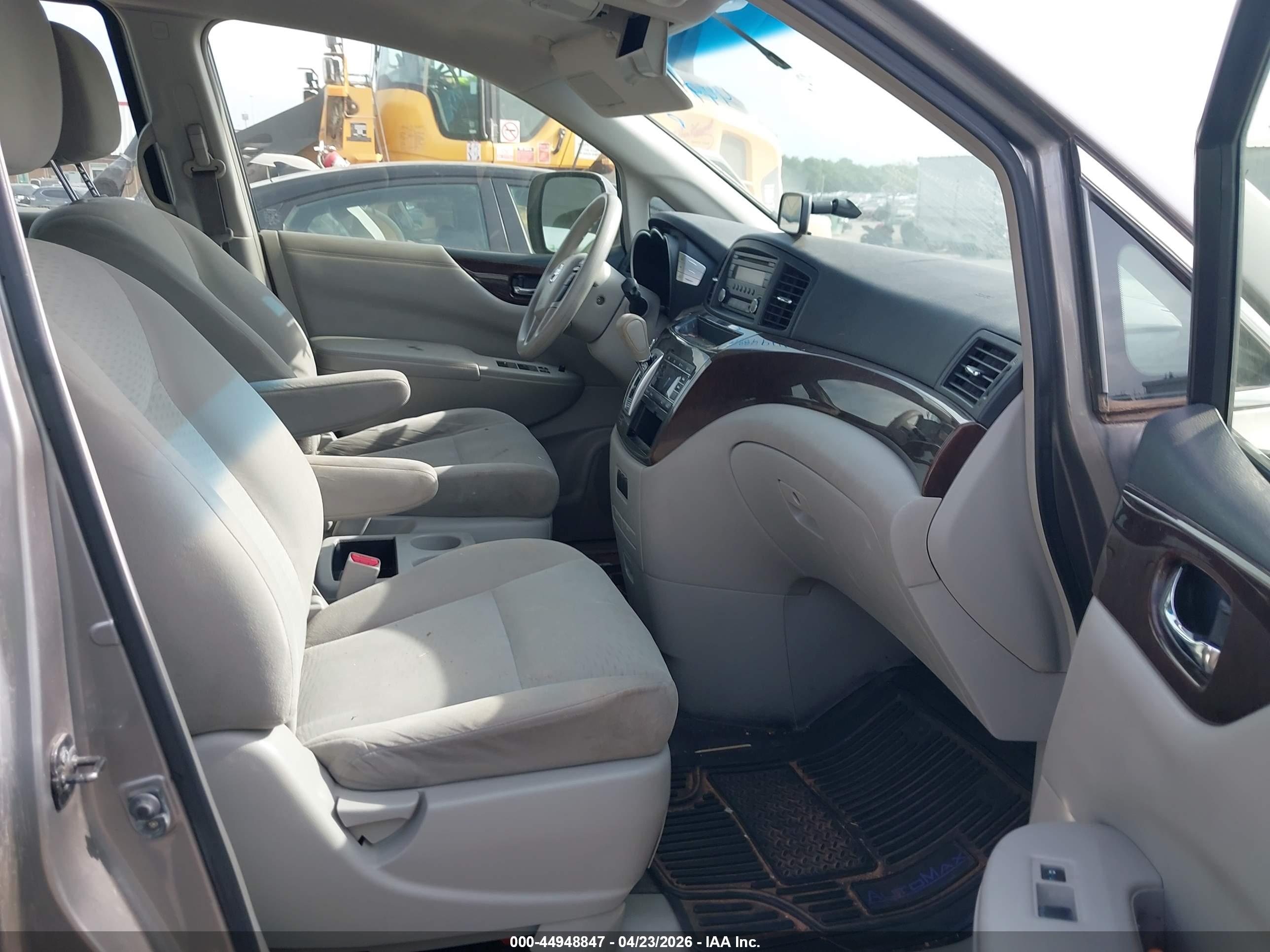 NISSAN QUEST image 5