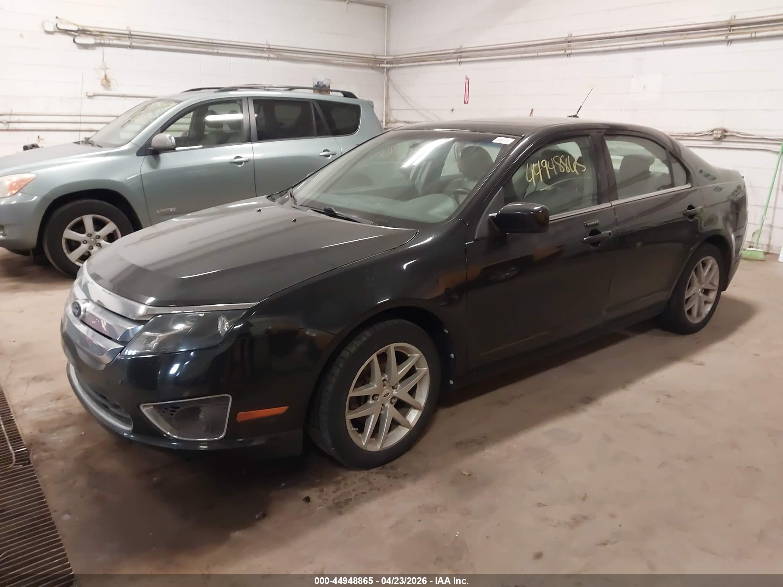FORD FUSION image 2