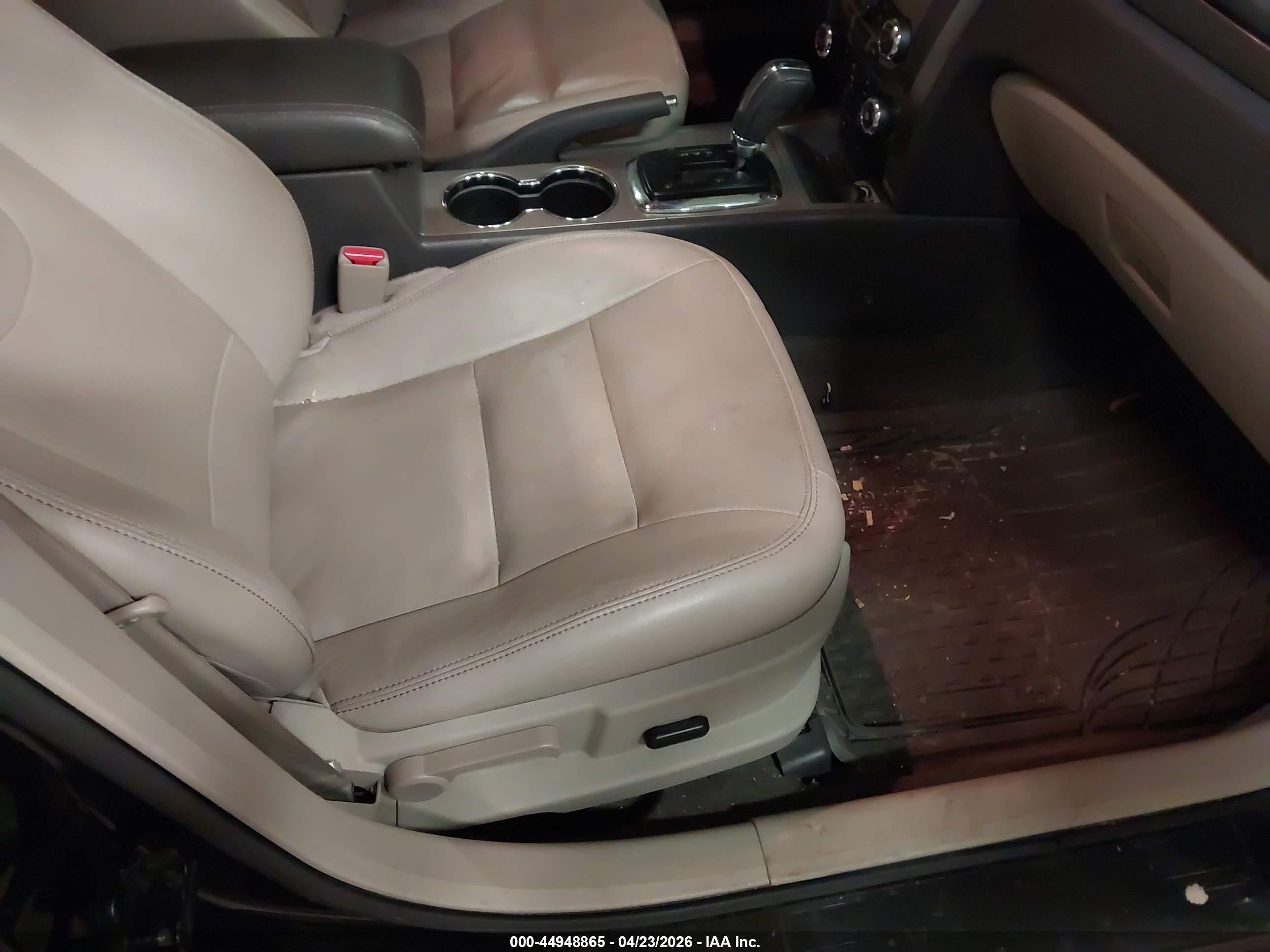 FORD FUSION image 5