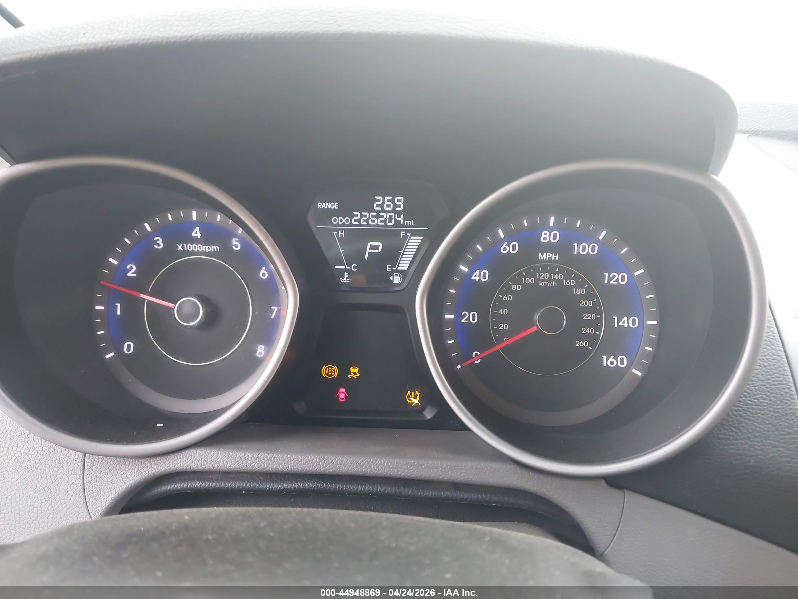 HYUNDAI ELANTRA image 7