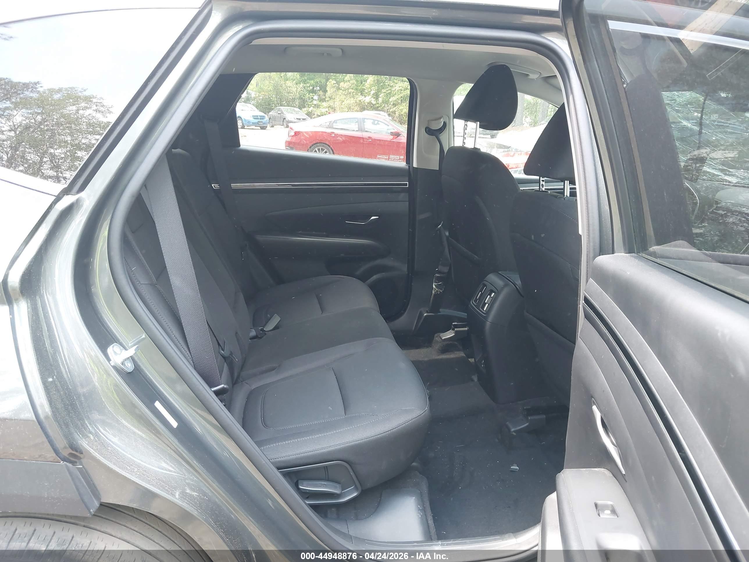 HYUNDAI TUCSON image 8