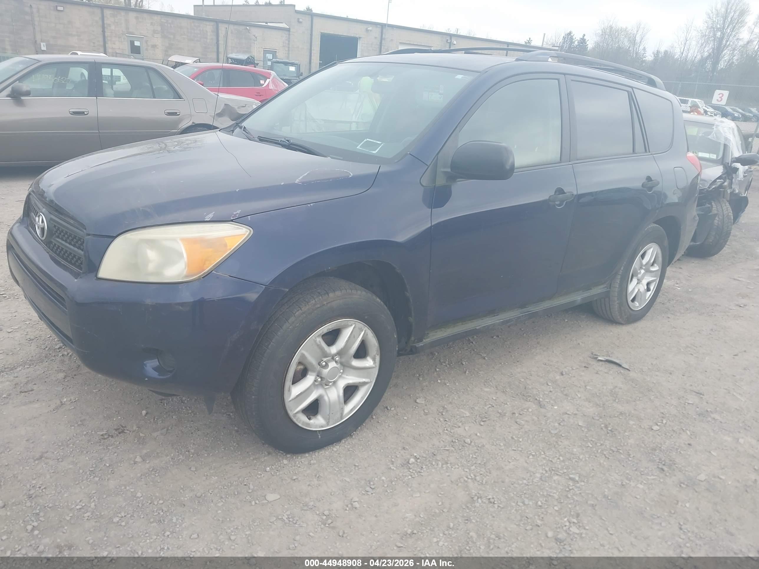 TOYOTA RAV4 image 2
