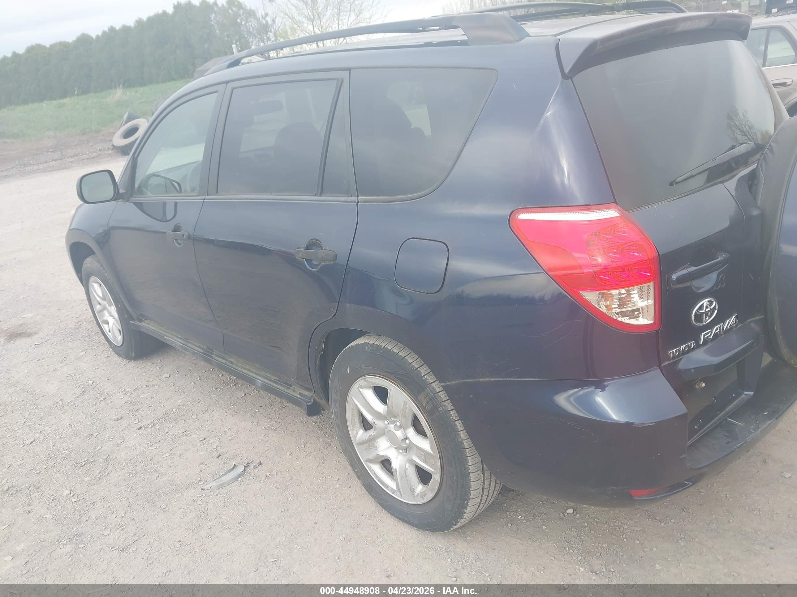 TOYOTA RAV4 image 3