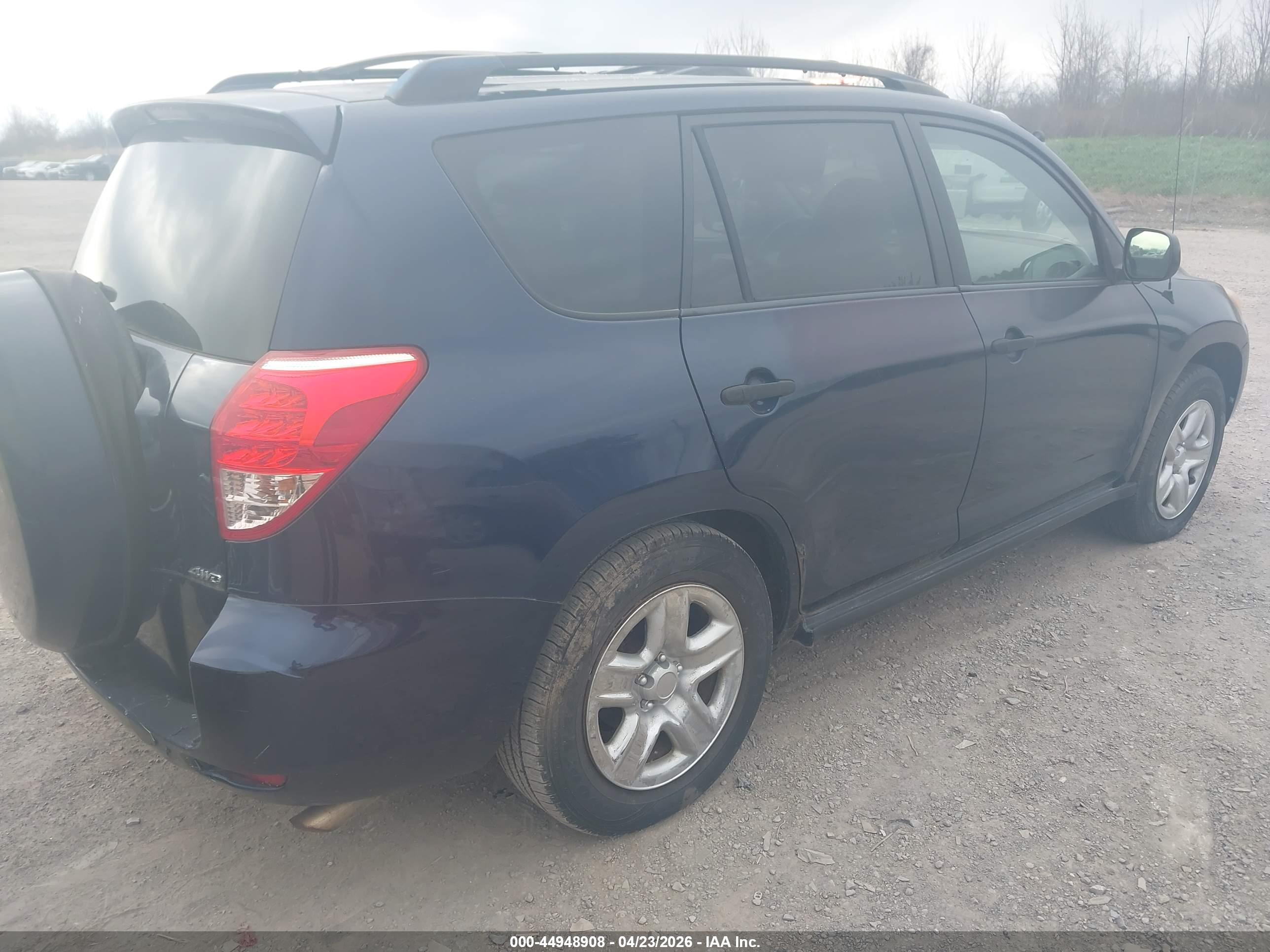 TOYOTA RAV4 image 4