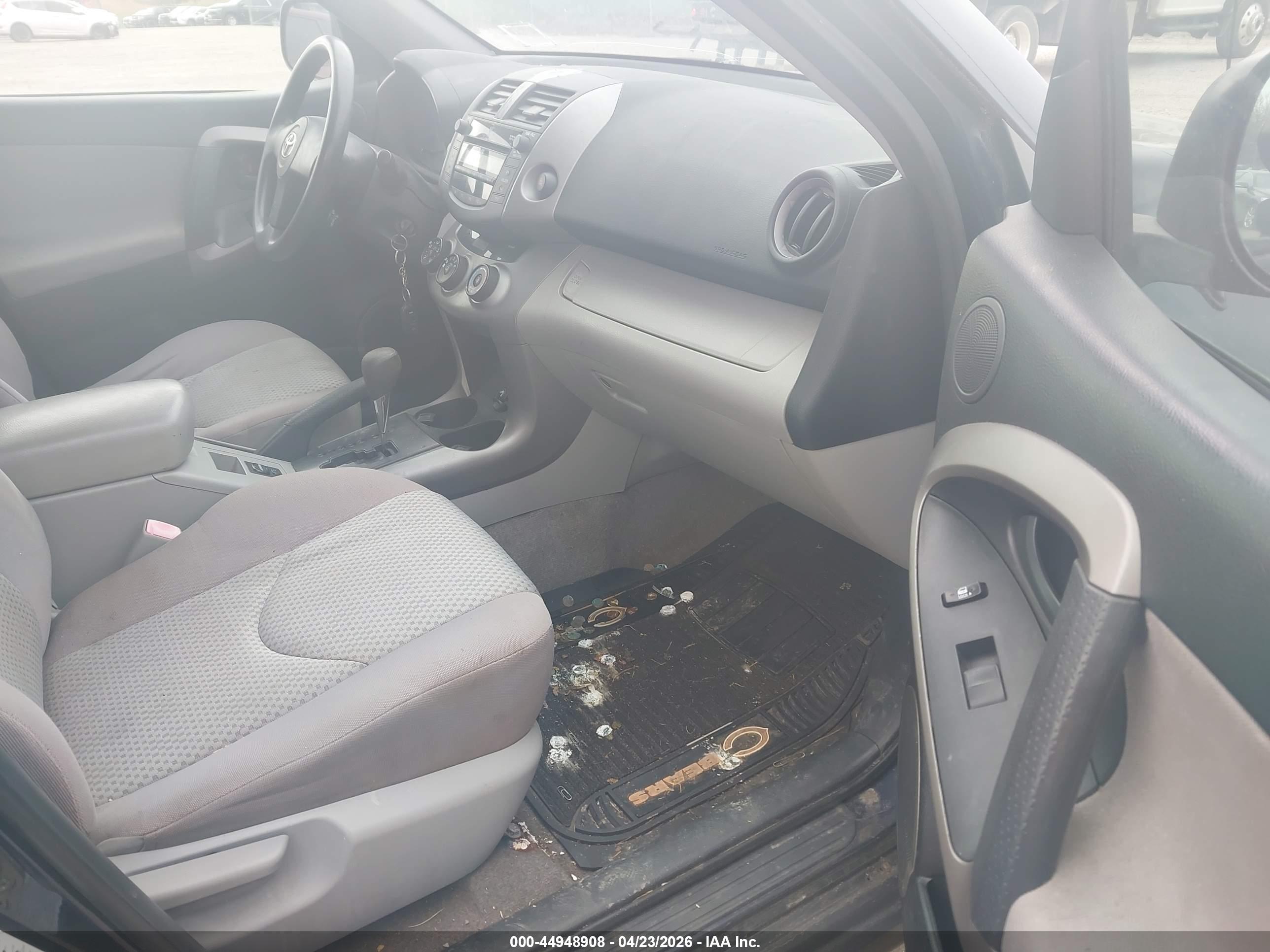 TOYOTA RAV4 image 5
