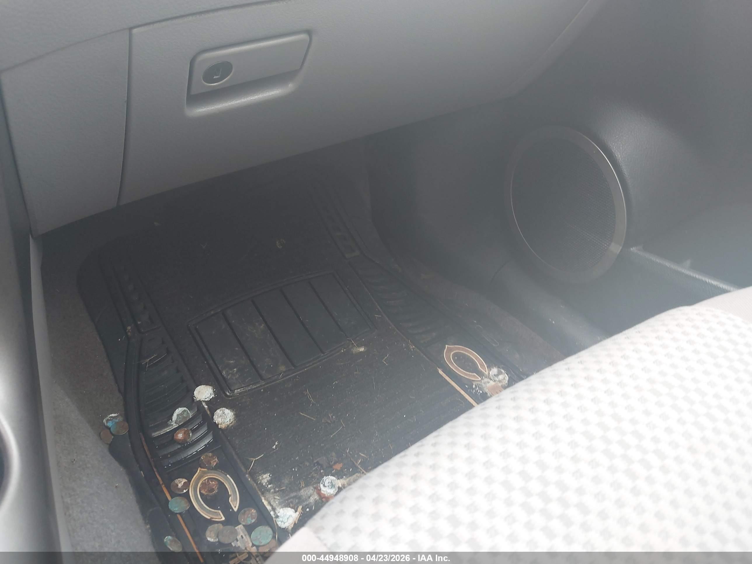TOYOTA RAV4 image 6