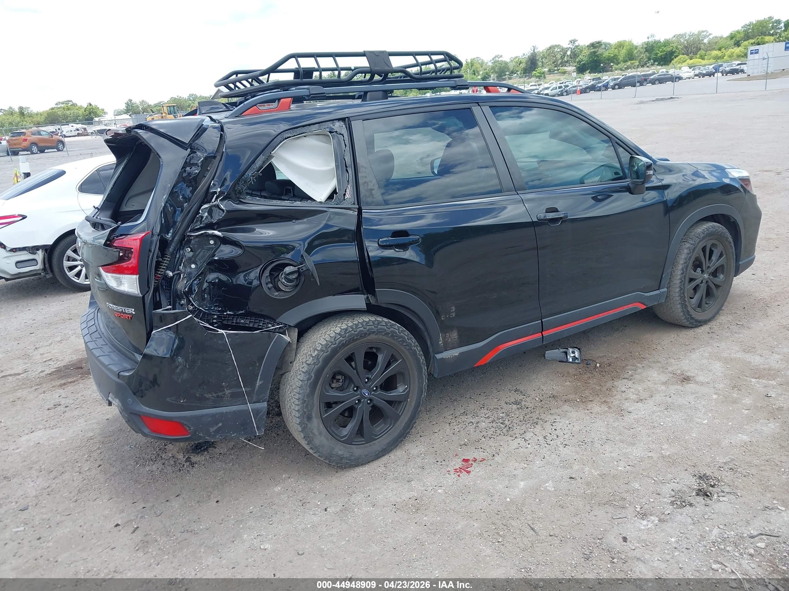 SUBARU FORESTER image 4