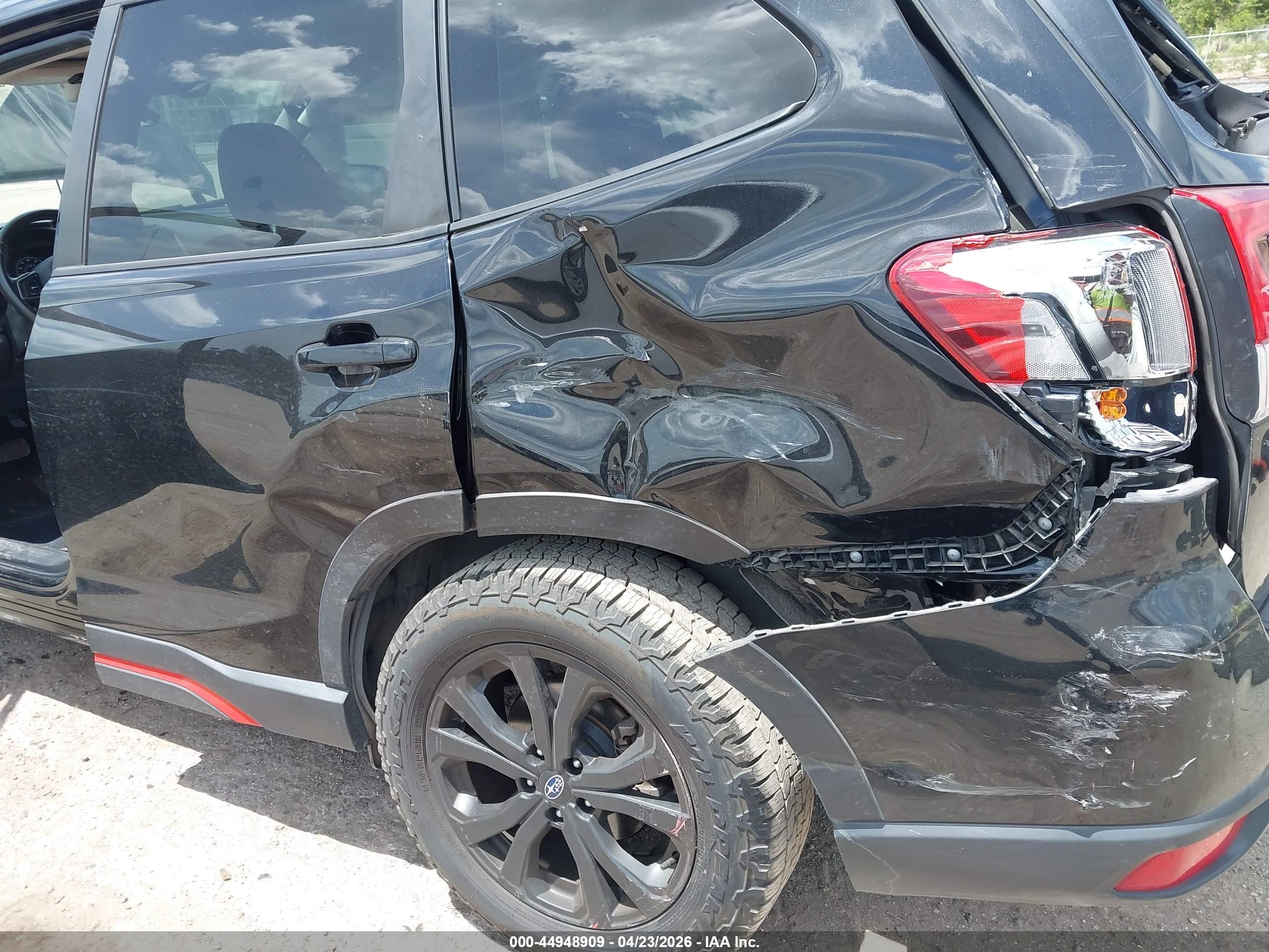 SUBARU FORESTER image 6