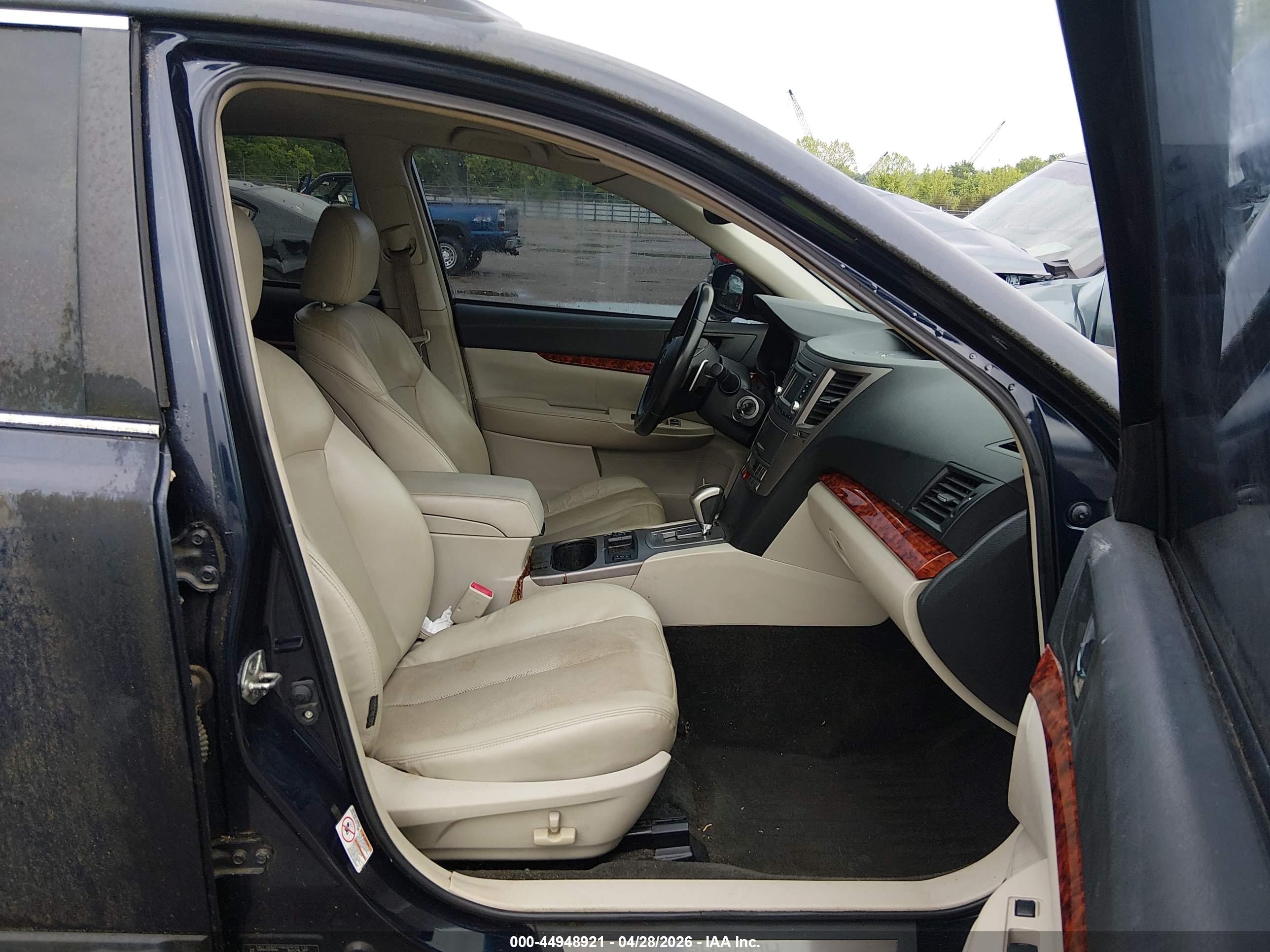 SUBARU OUTBACK image 5