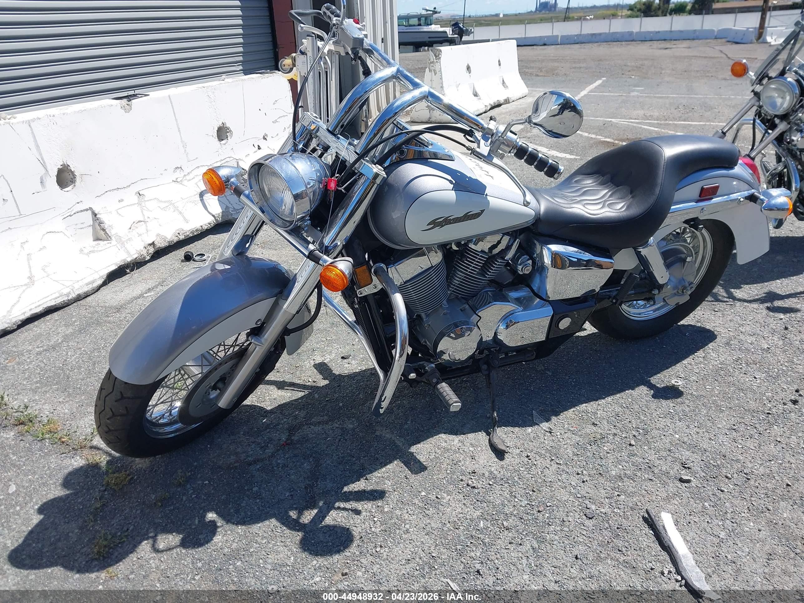 HONDA VT750 image 2
