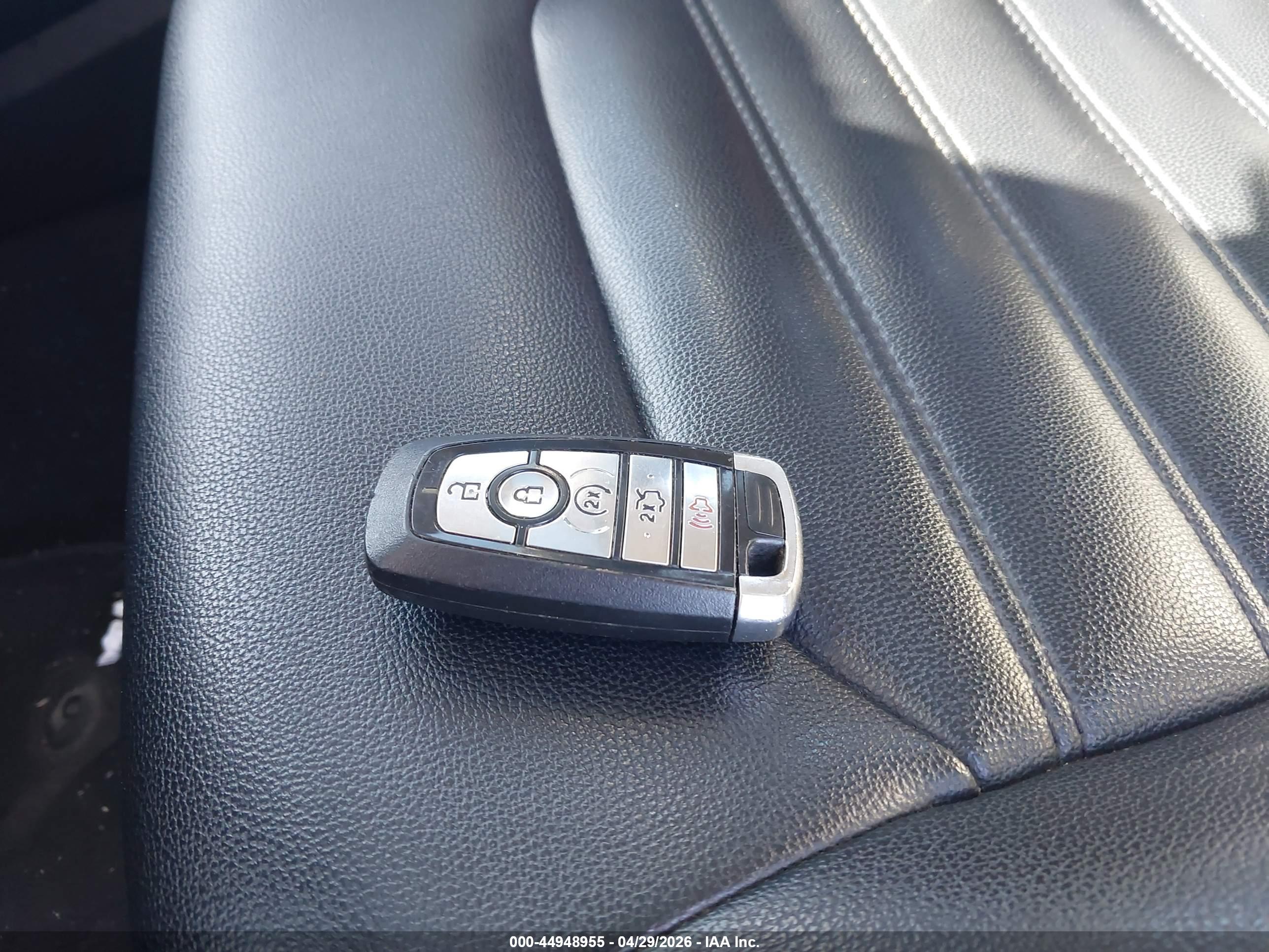 FORD FUSION image 11