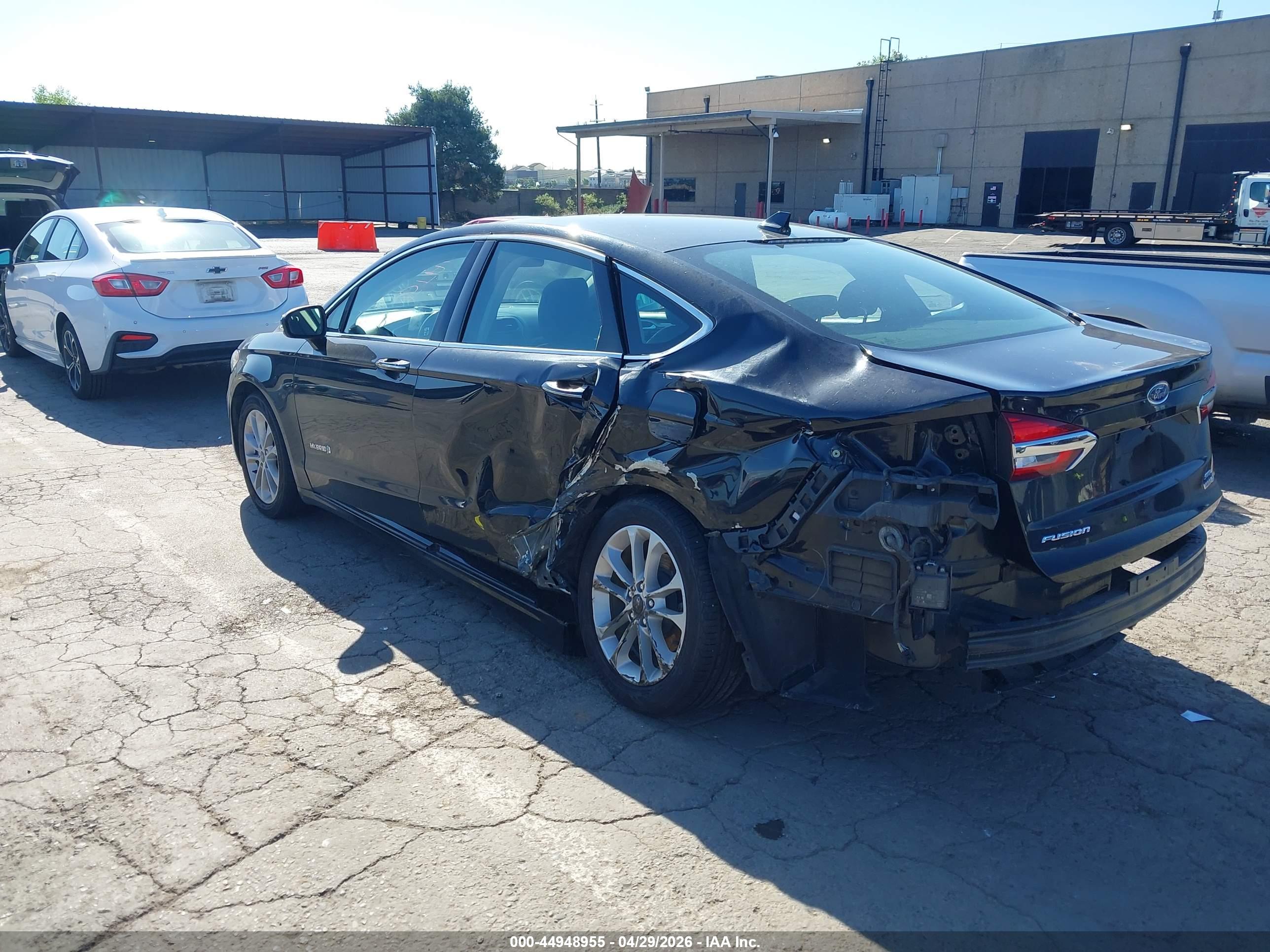 FORD FUSION image 3