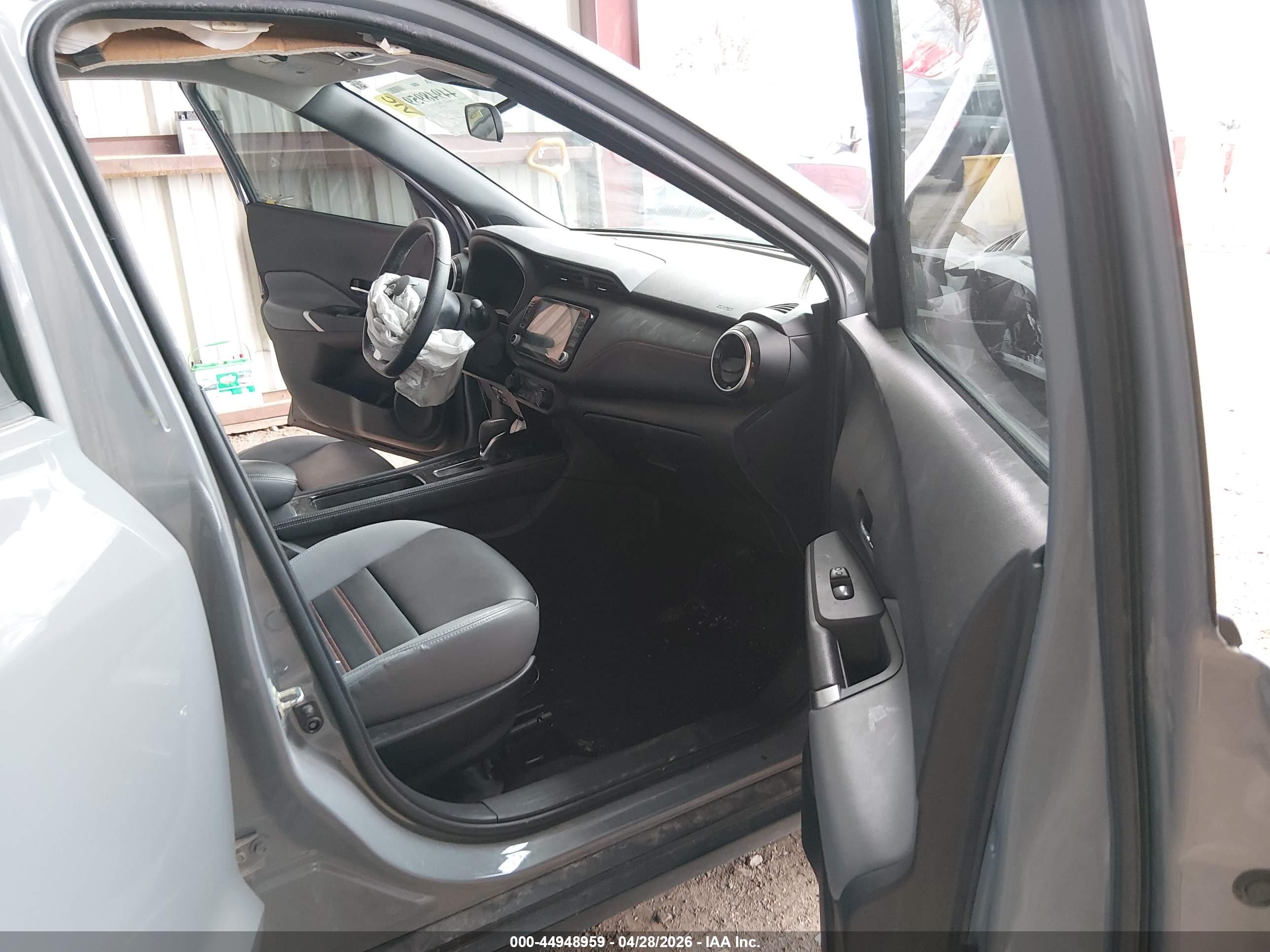 NISSAN KICKS image 5