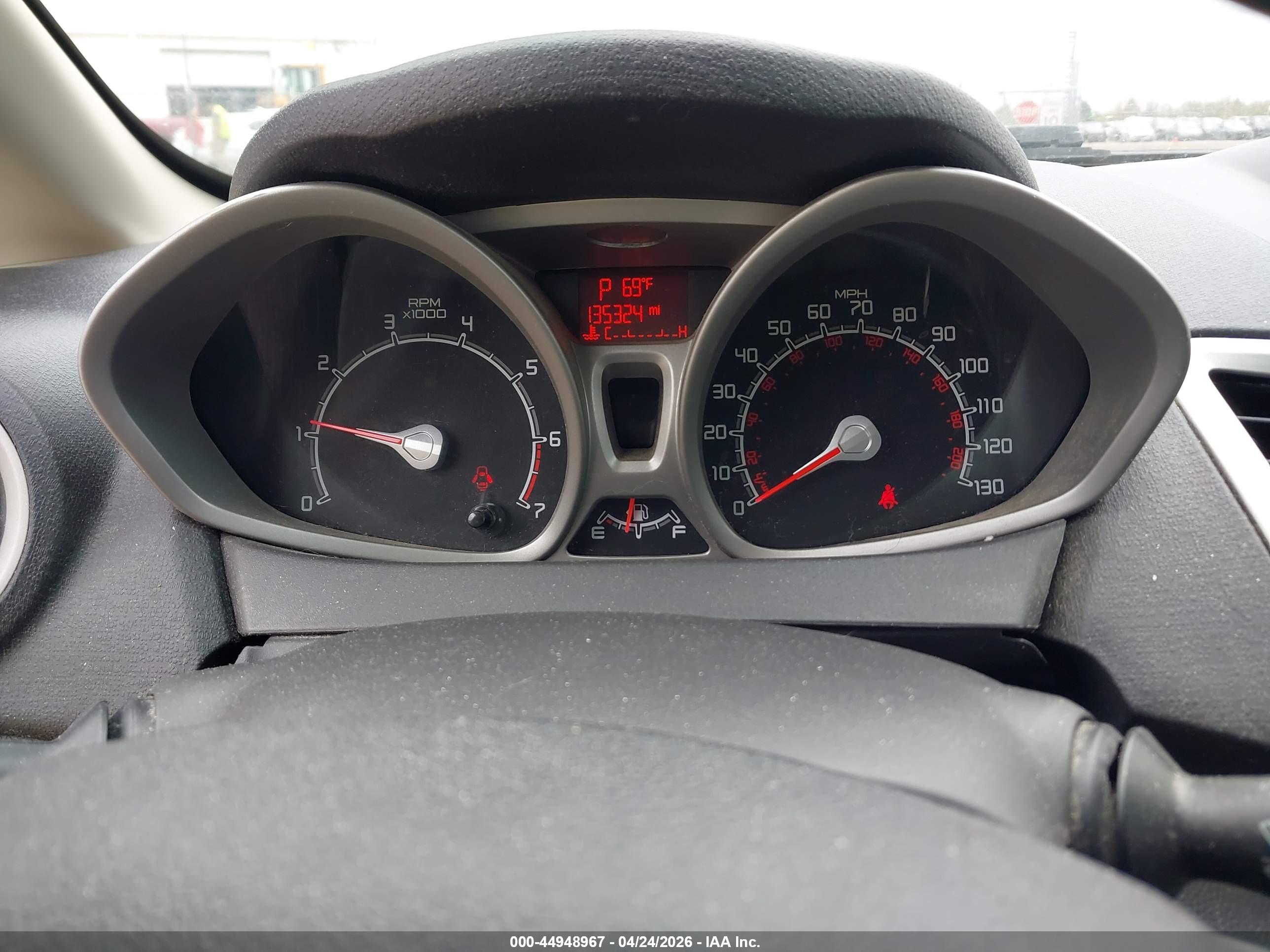 FORD FIESTA image 7