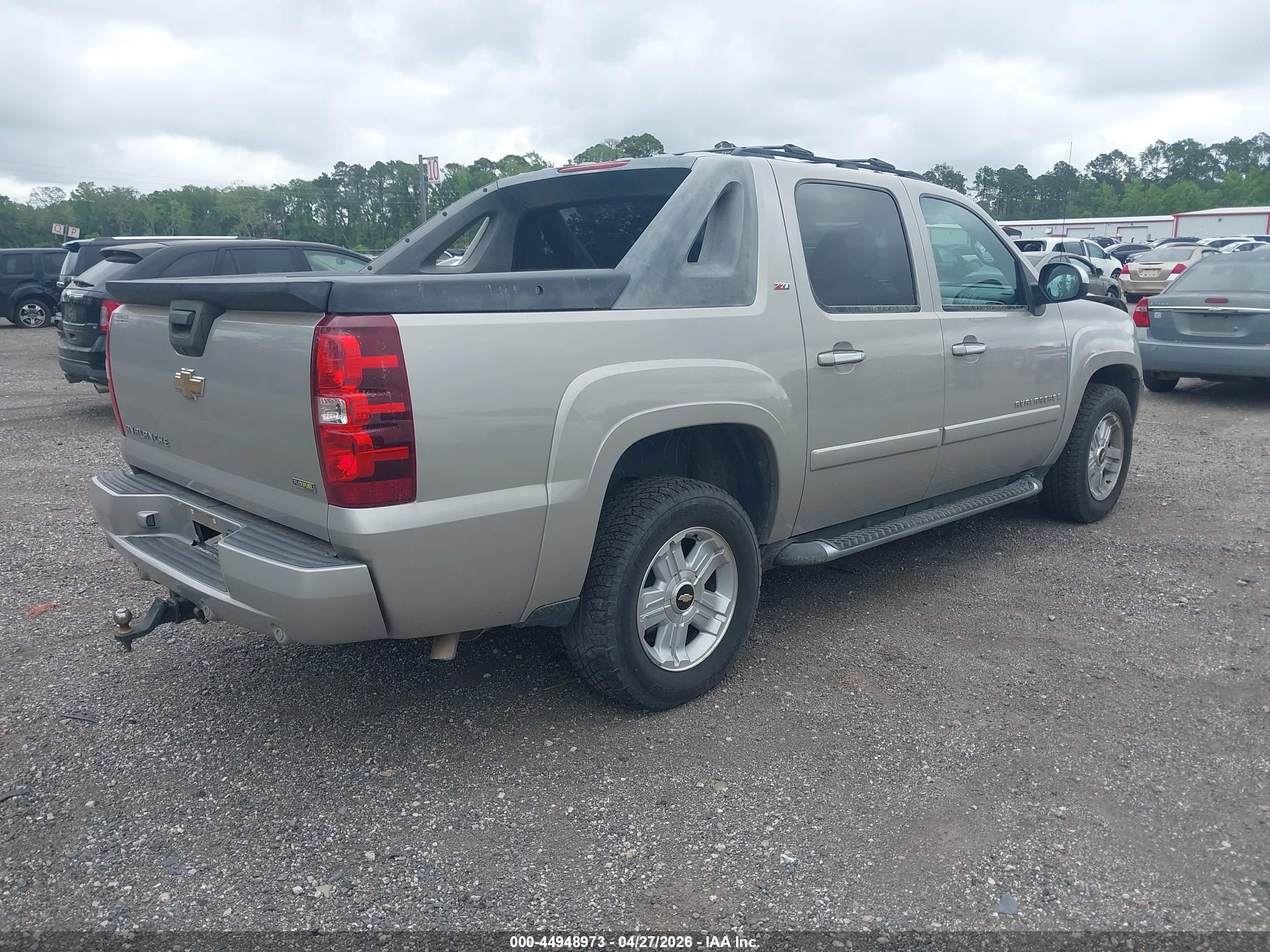 CHEVROLET AVALANCHE image 4