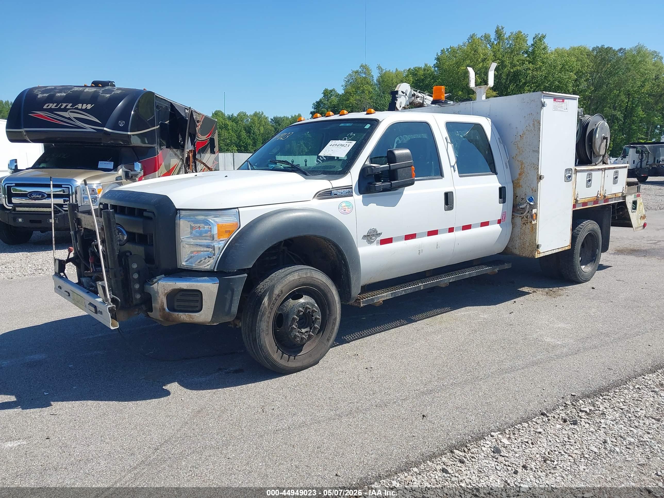 FORD F-550 image 2