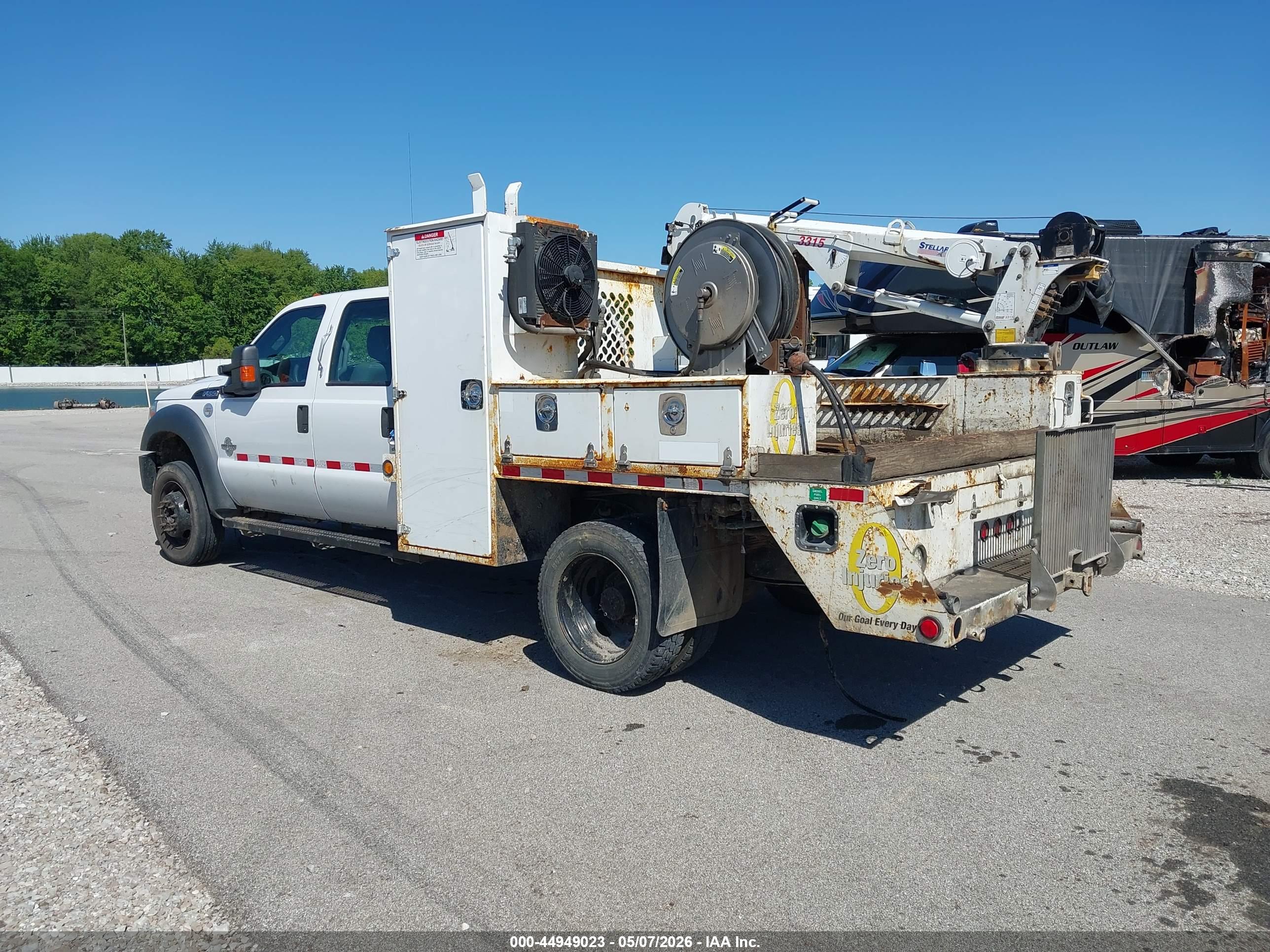 FORD F-550 image 3