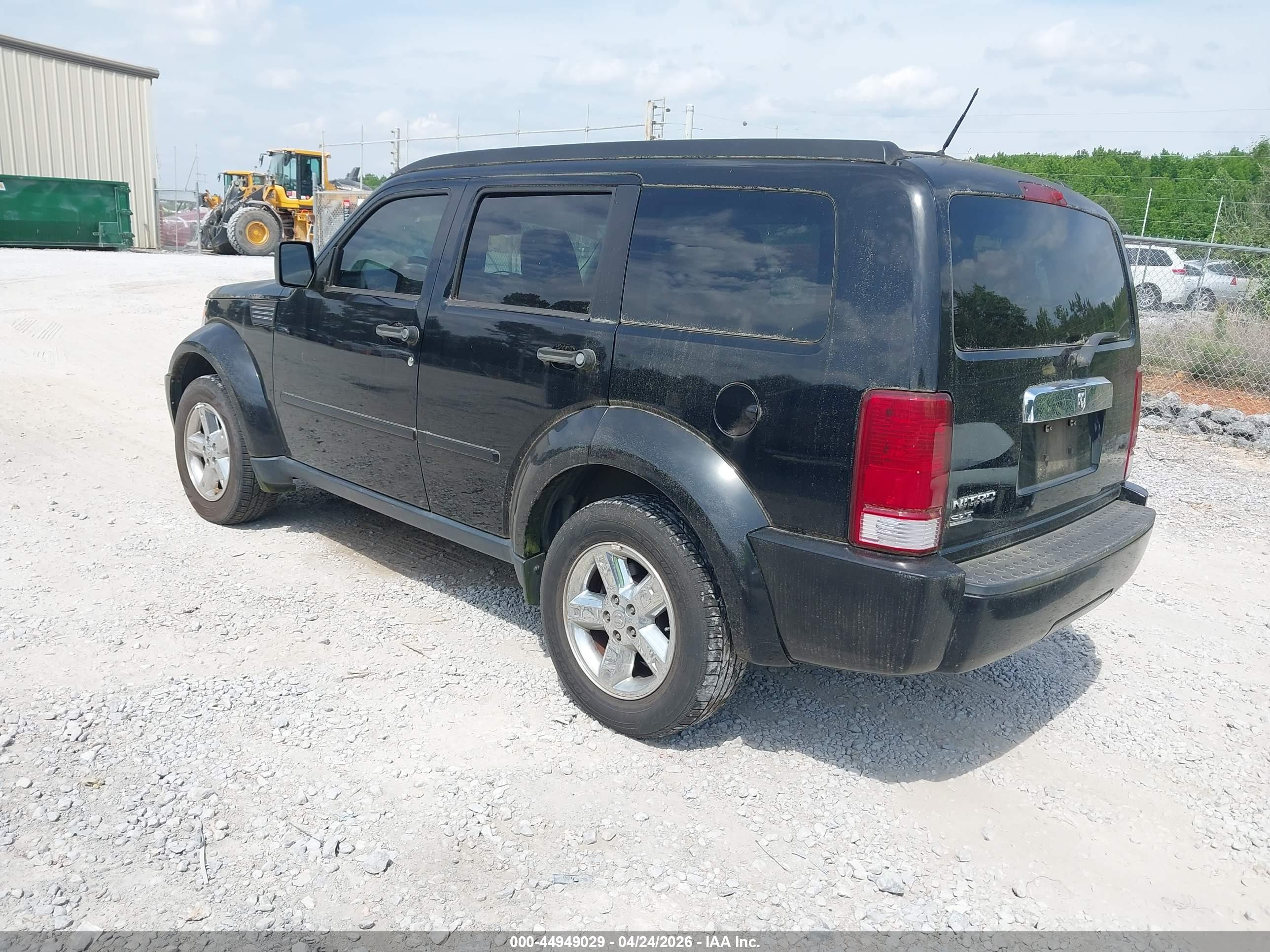 DODGE NITRO image 3