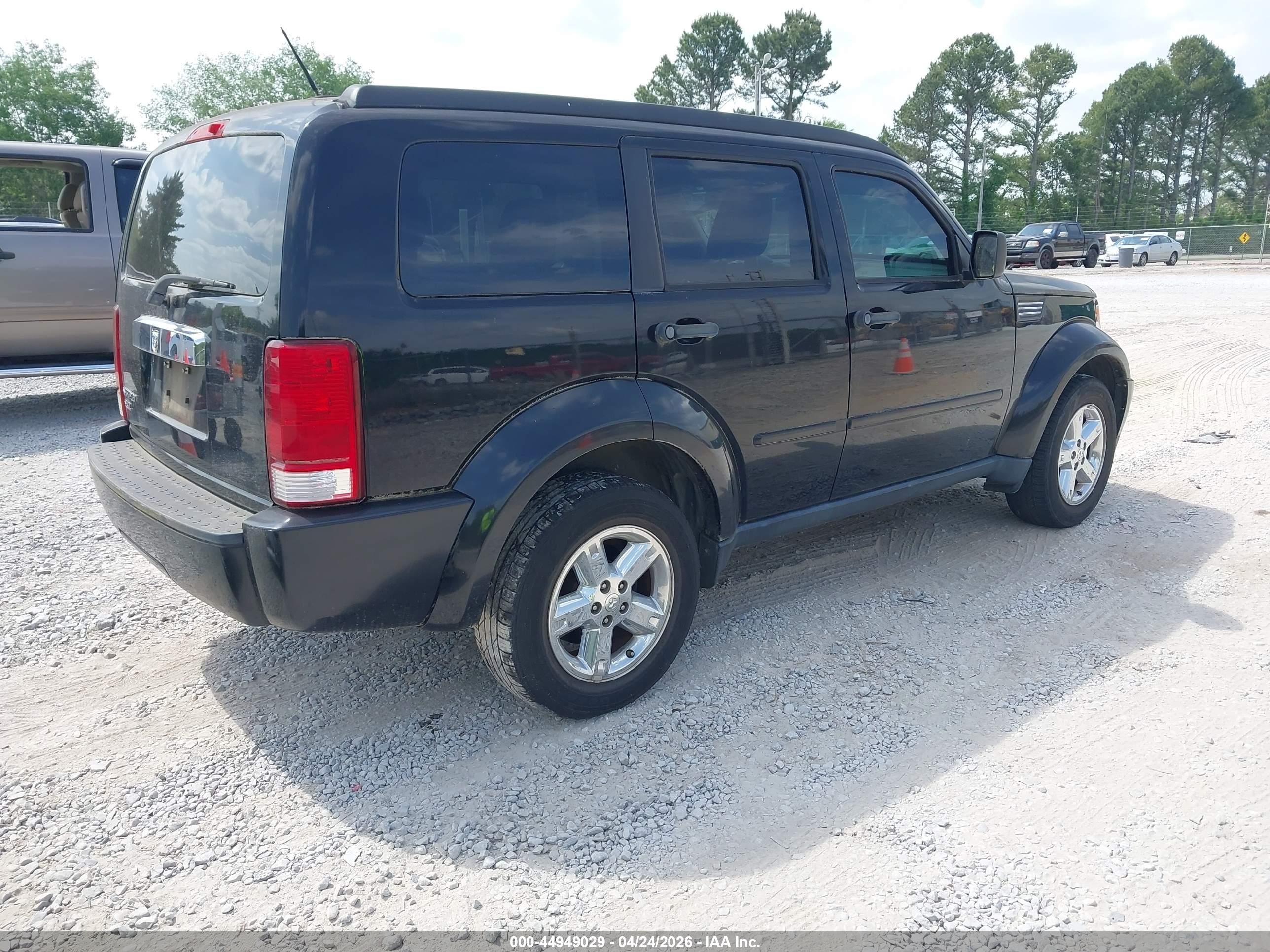 DODGE NITRO image 4