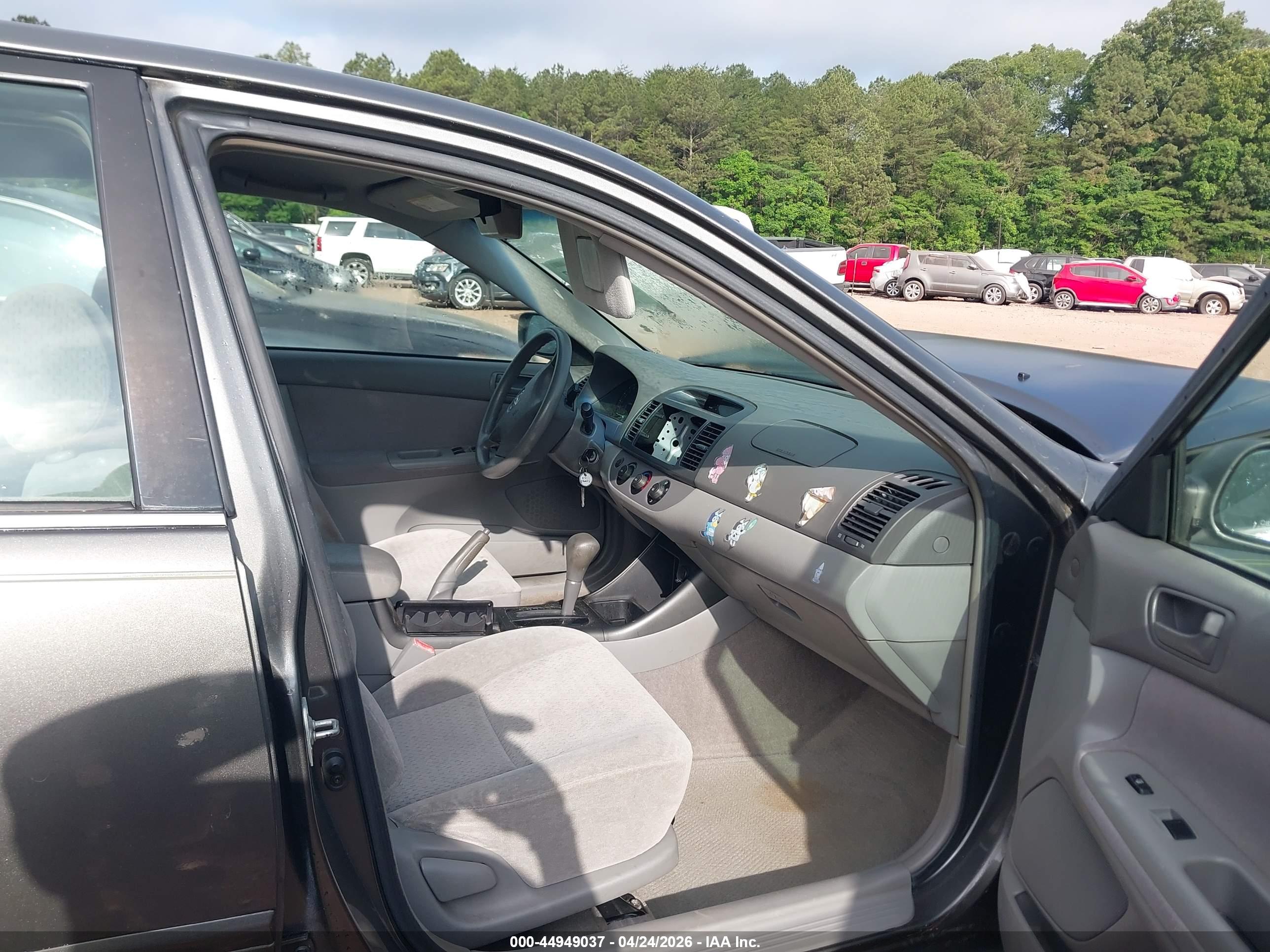 TOYOTA CAMRY image 5