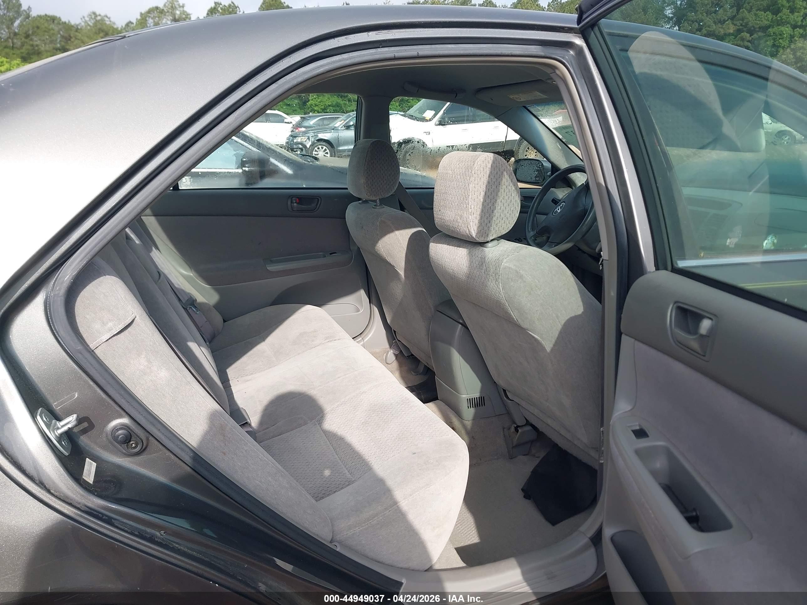 TOYOTA CAMRY image 8