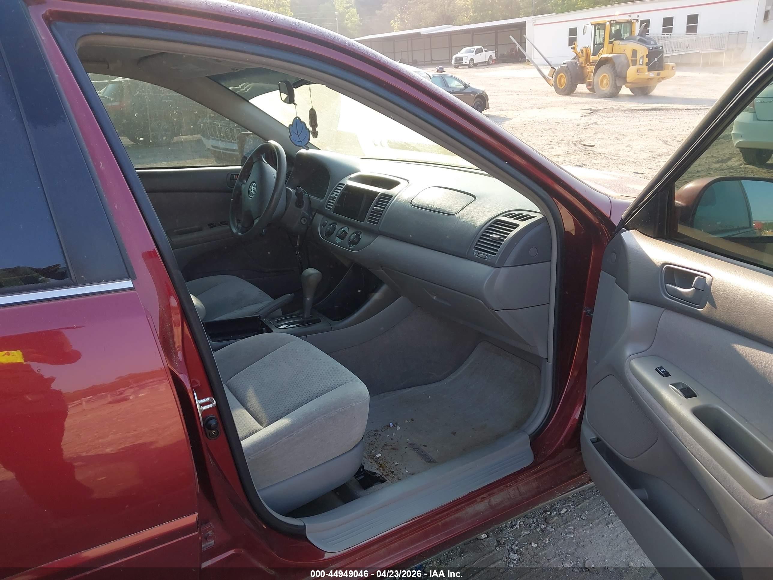 TOYOTA CAMRY image 5