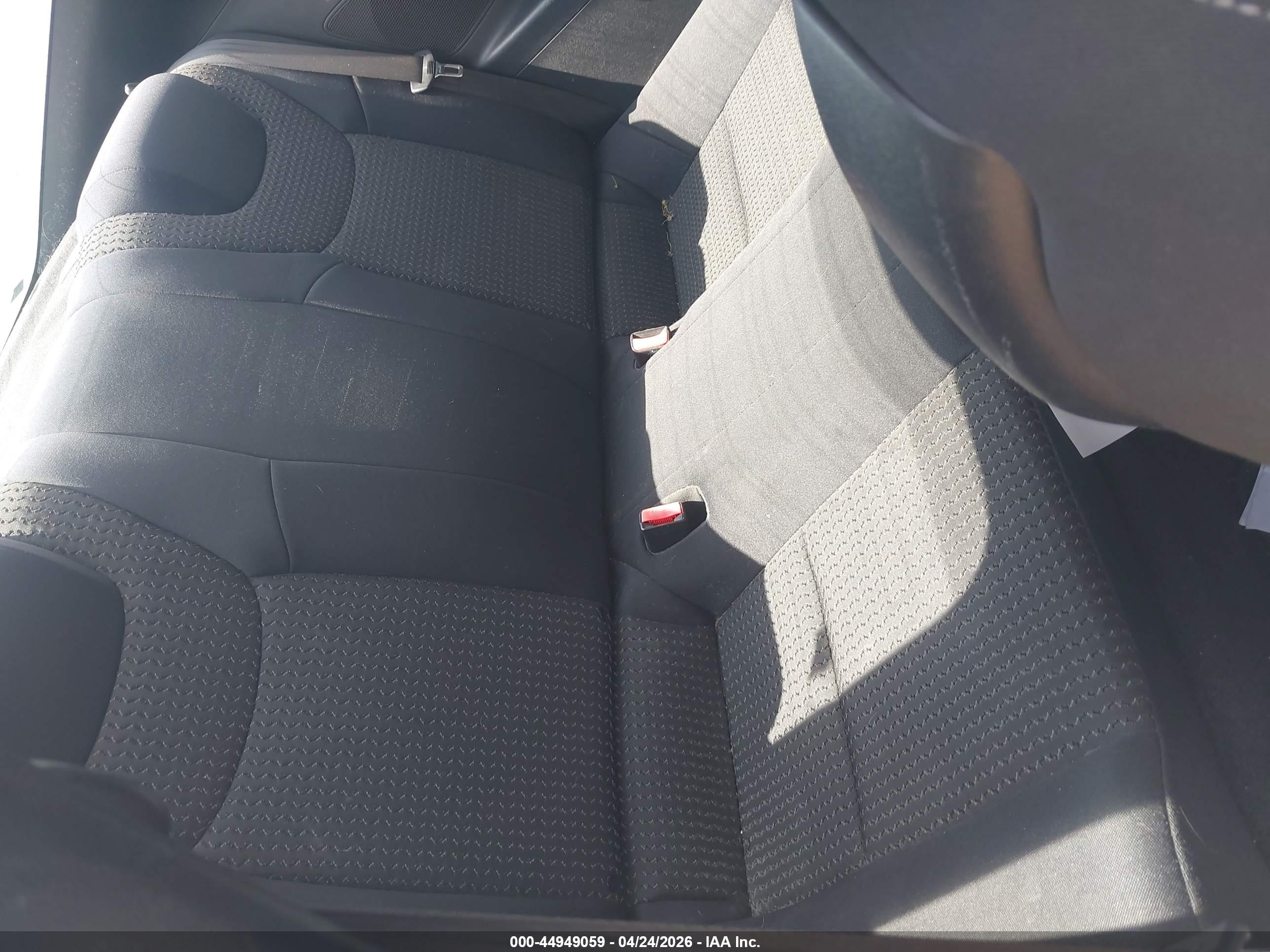 HYUNDAI GENESIS image 8