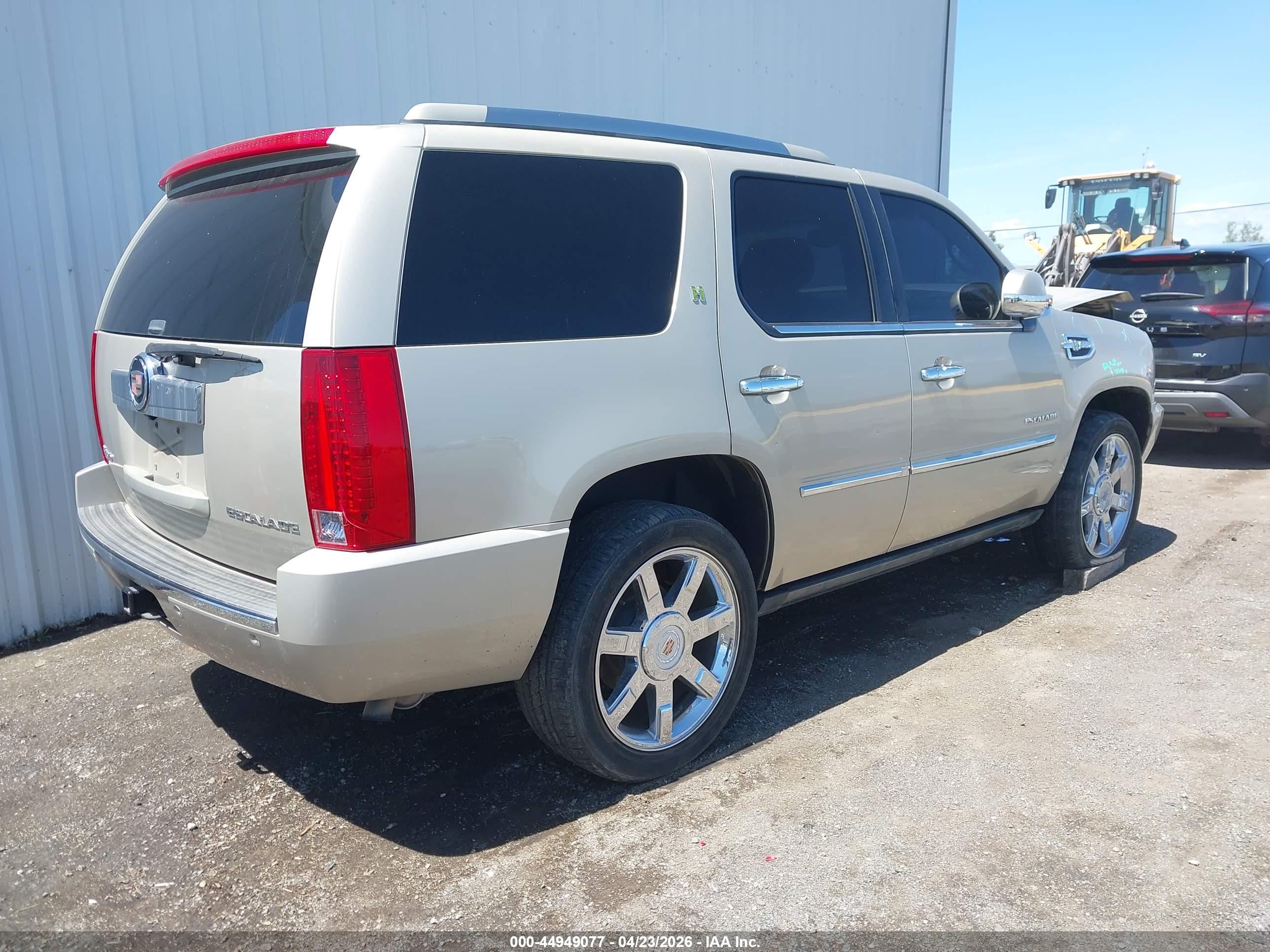 CADILLAC ESCALADE image 4
