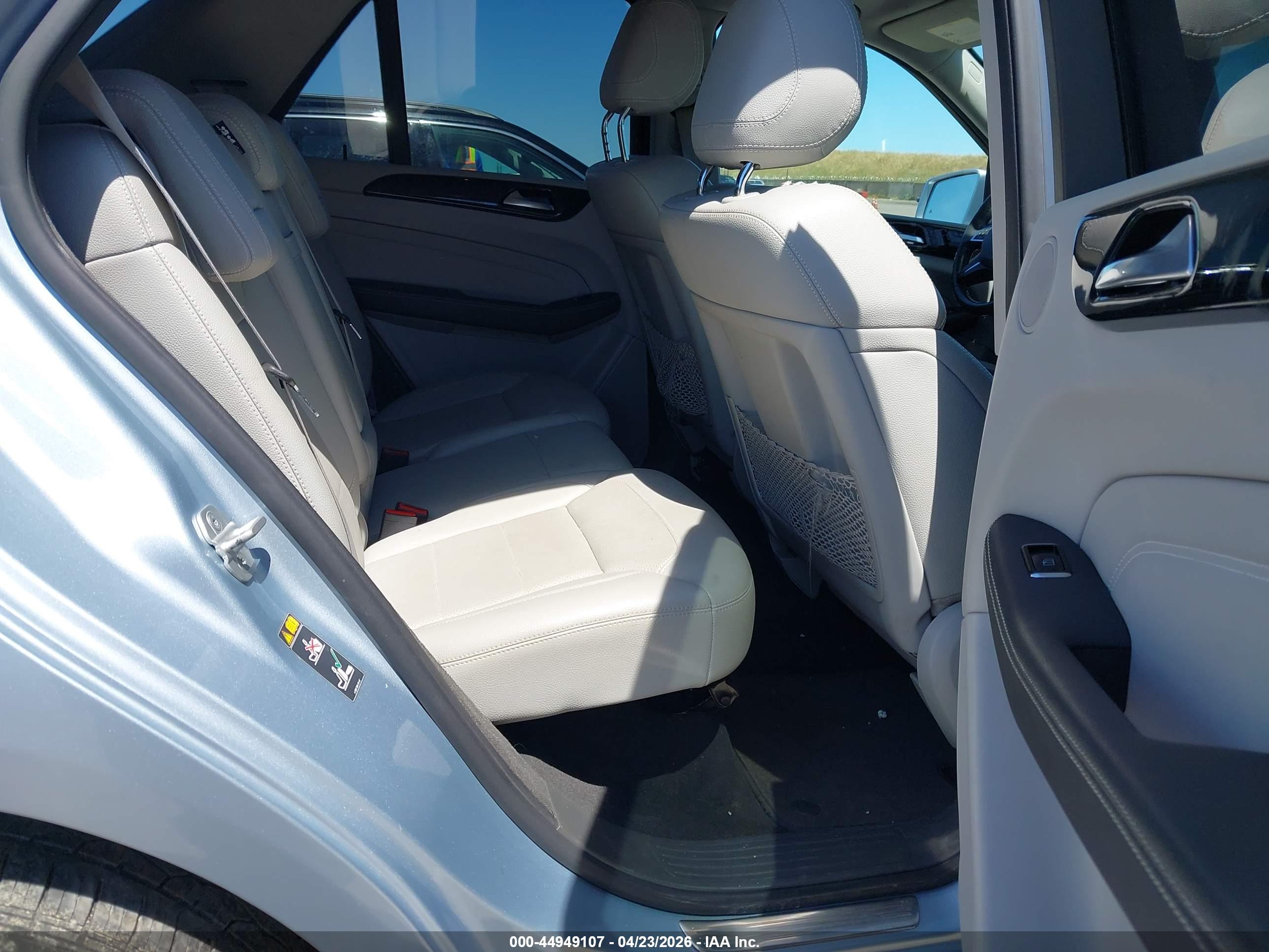 MERCEDES-BENZ ML image 8