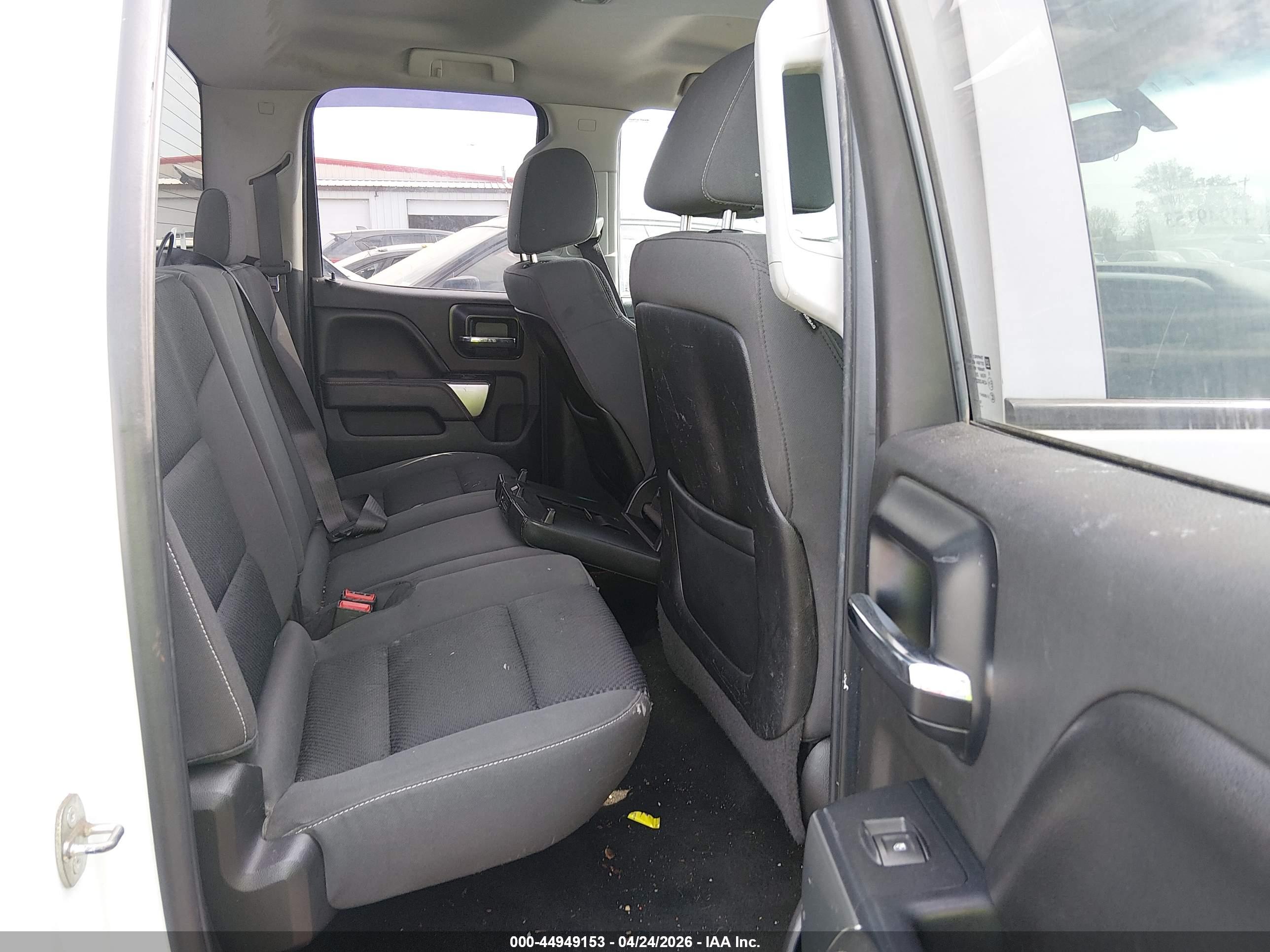 CHEVROLET SILVERADO image 8