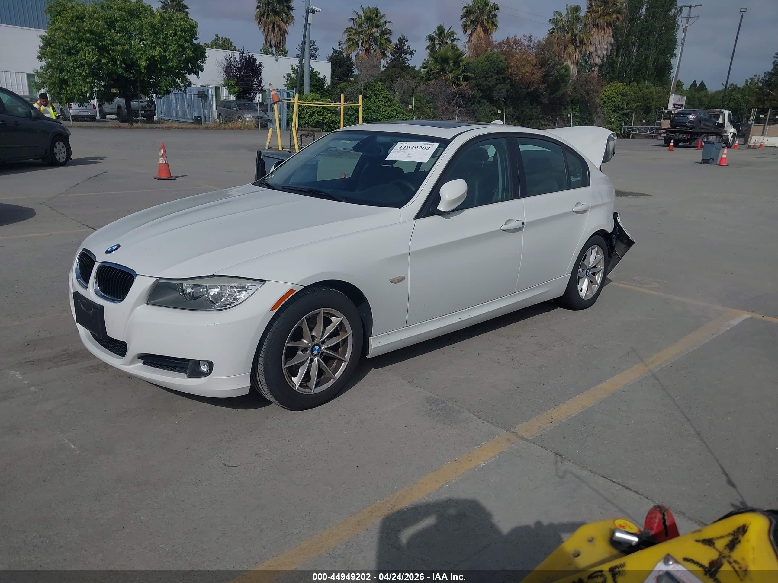 BMW 328I image 2