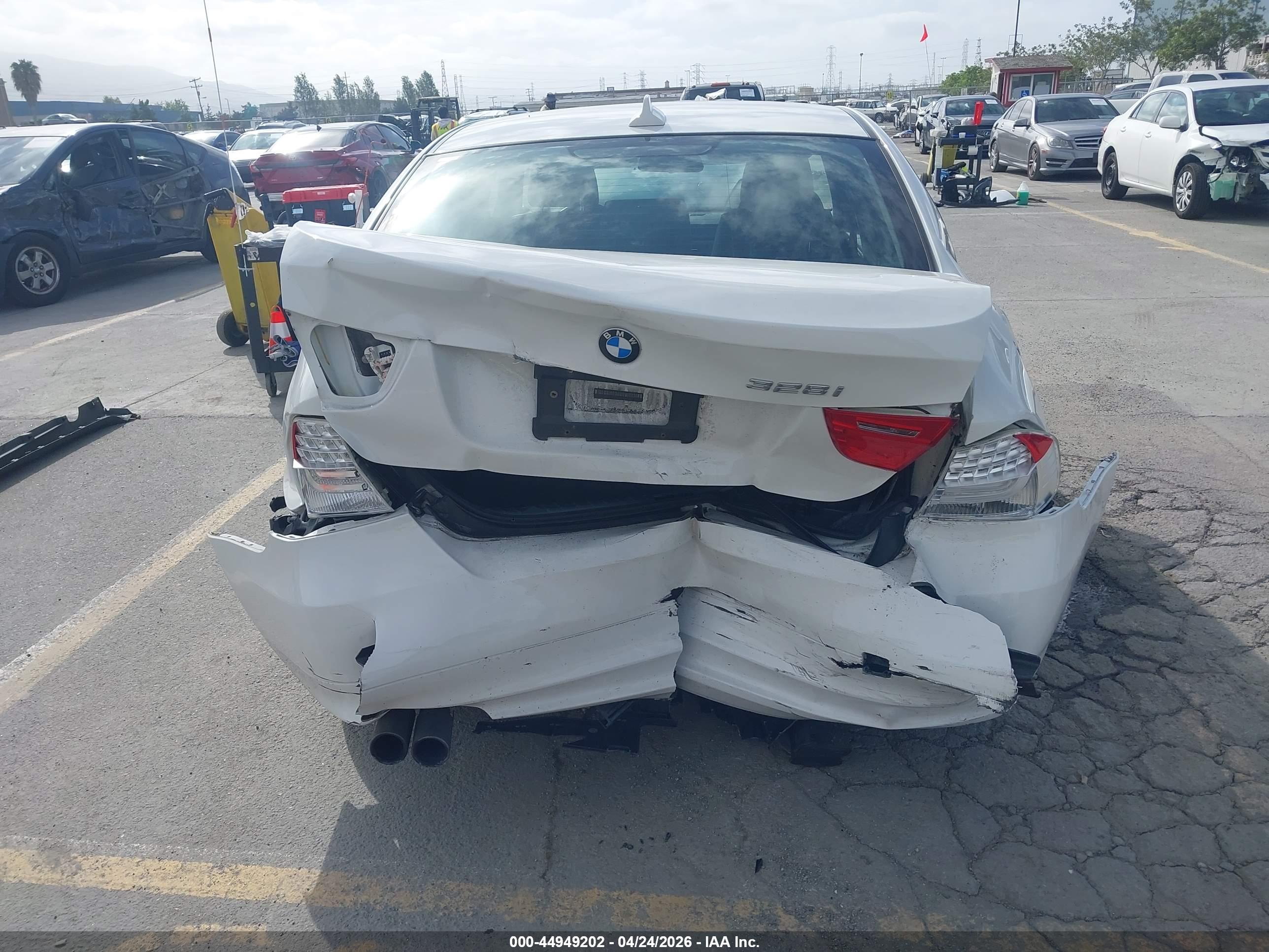 BMW 328I image 6