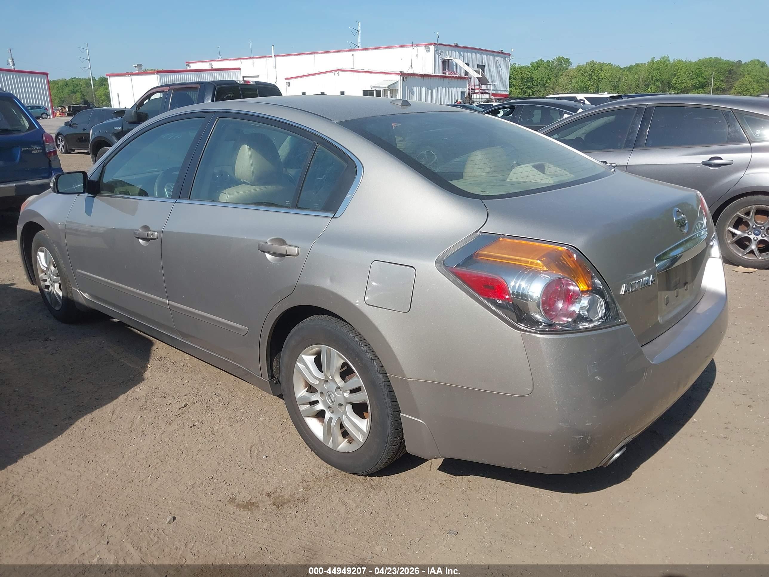 NISSAN ALTIMA image 3