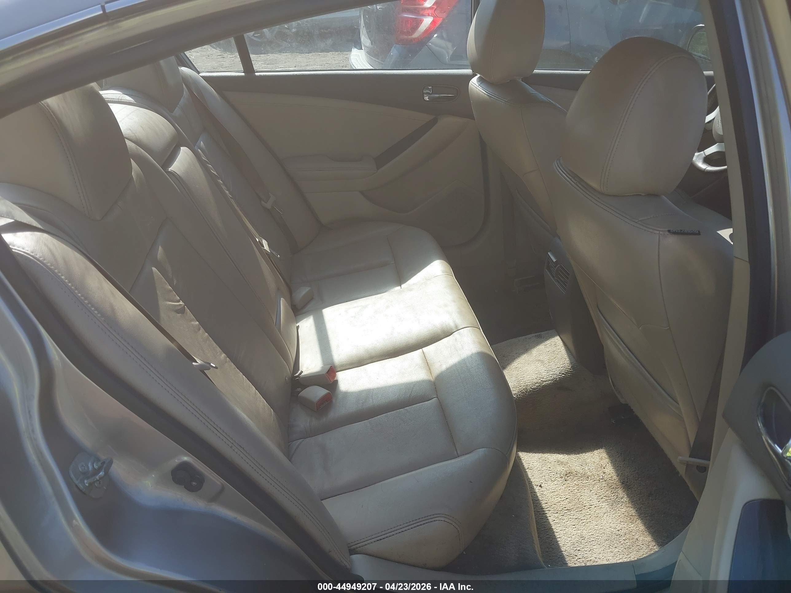 NISSAN ALTIMA image 8