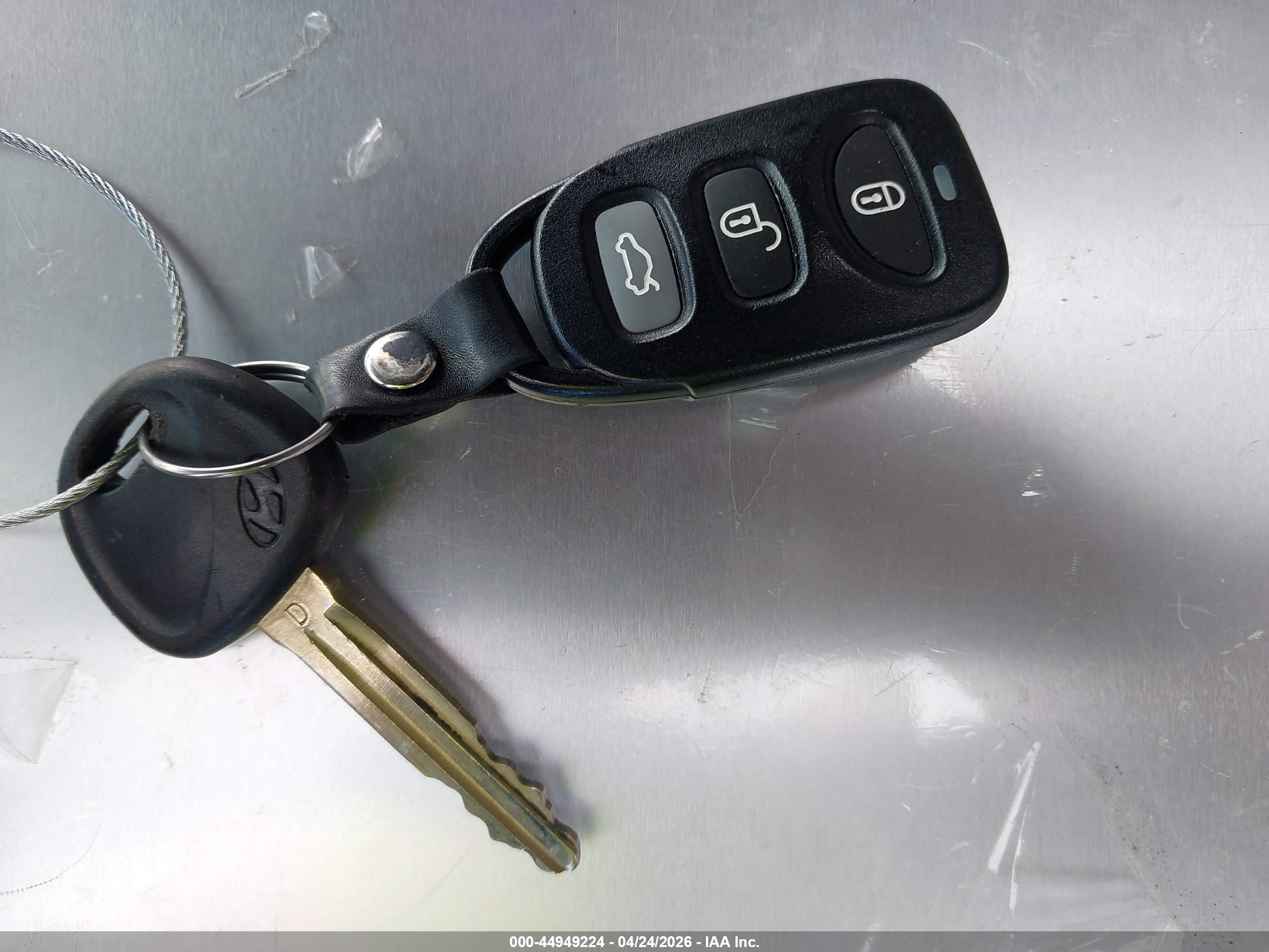 HYUNDAI ELANTRA image 11