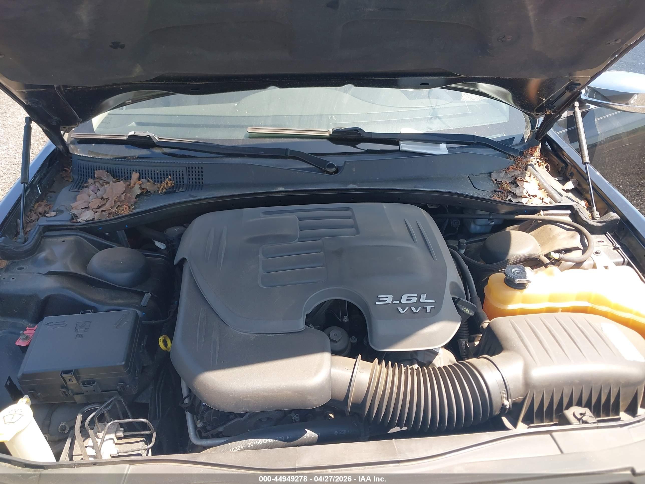 CHRYSLER 300 image 10