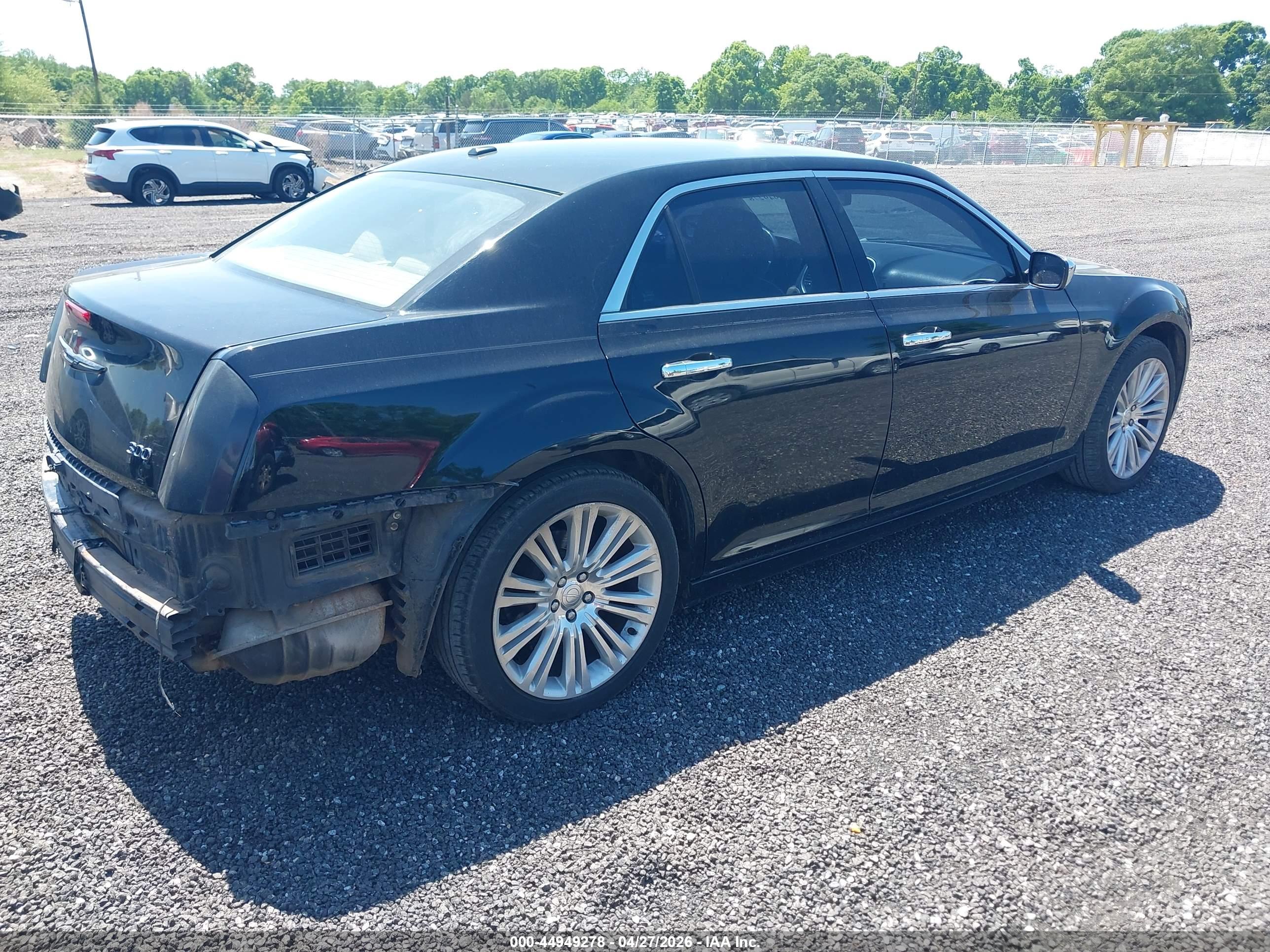CHRYSLER 300 image 4