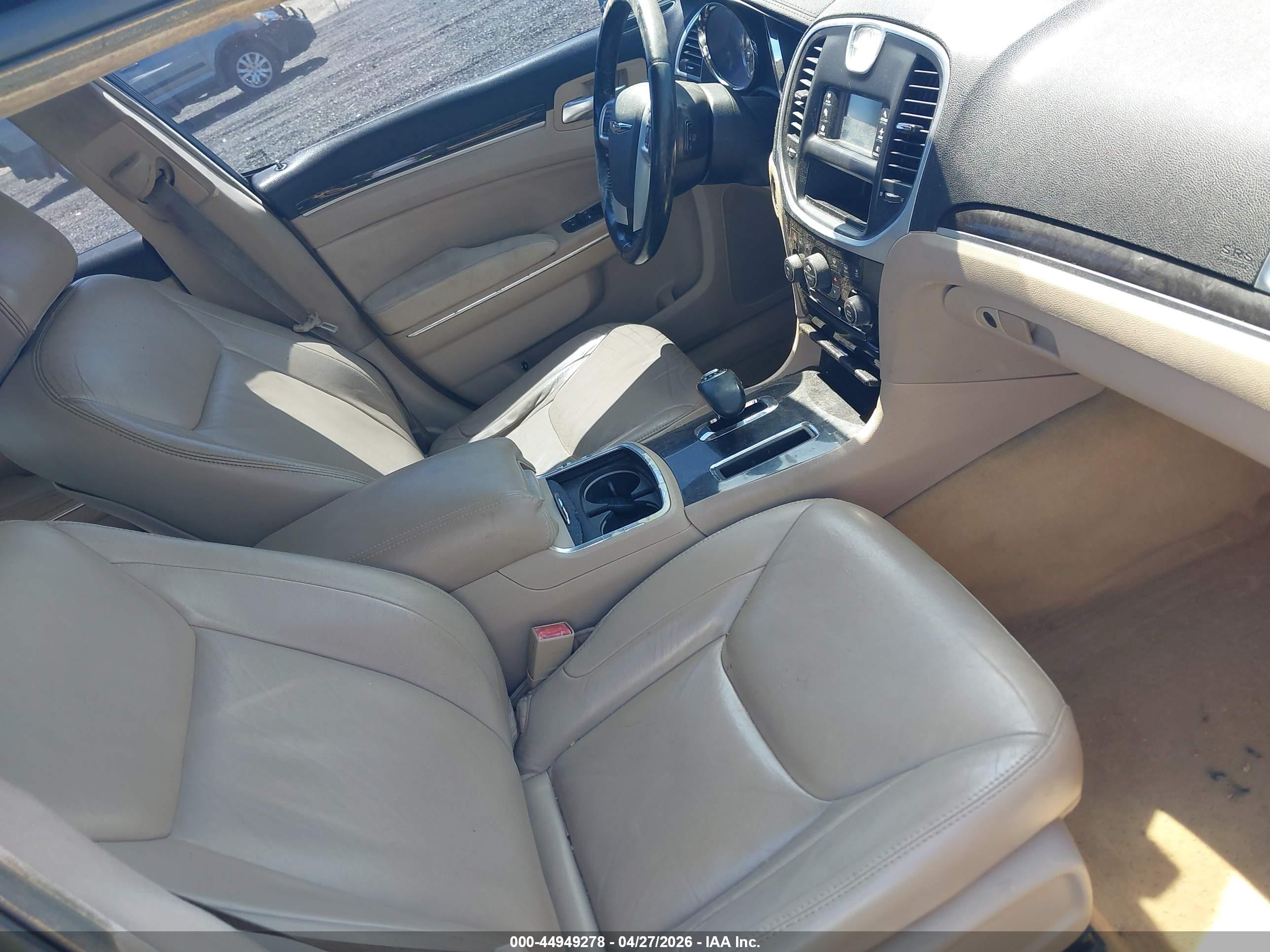 CHRYSLER 300 image 5