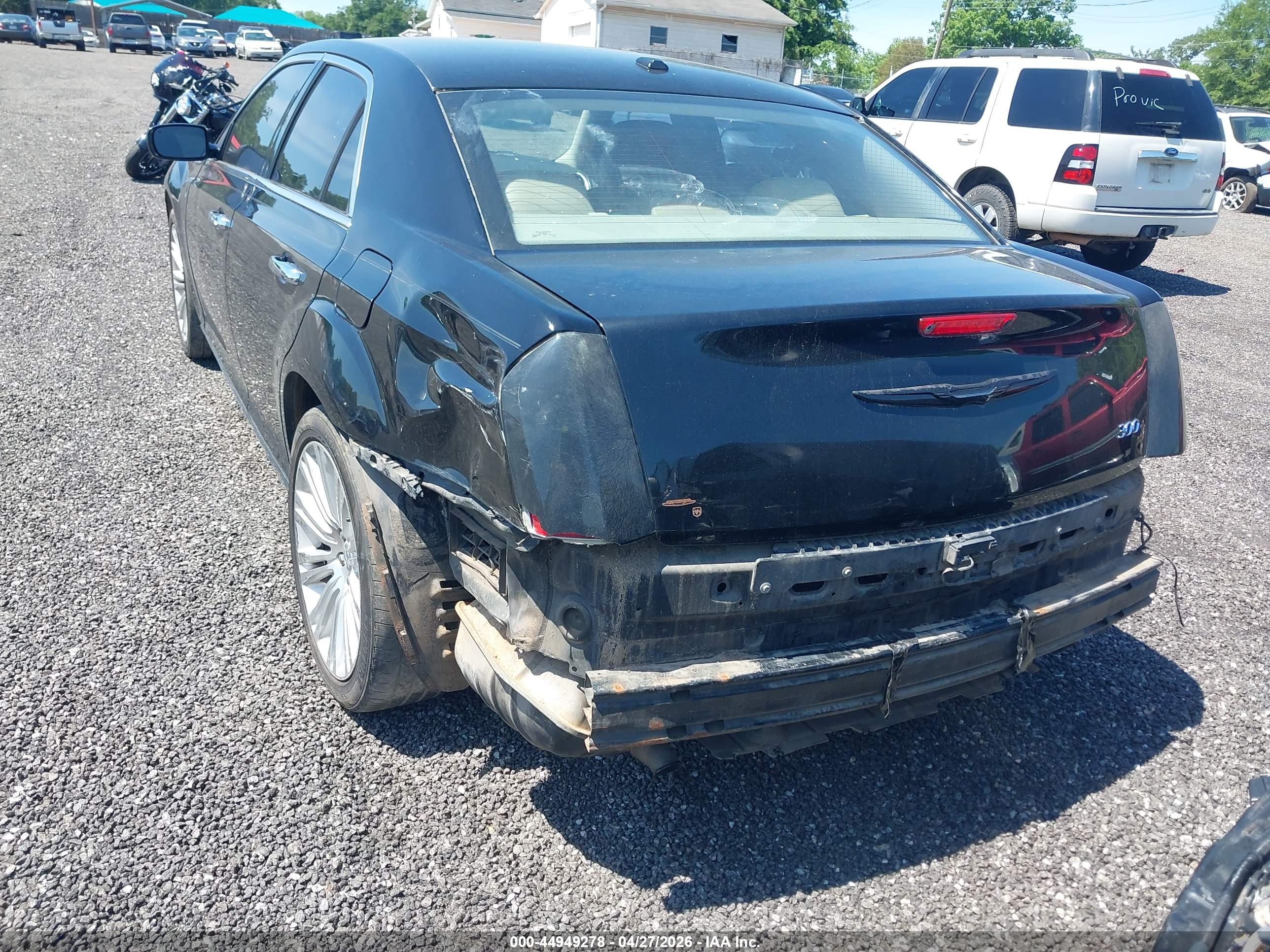 CHRYSLER 300 image 6