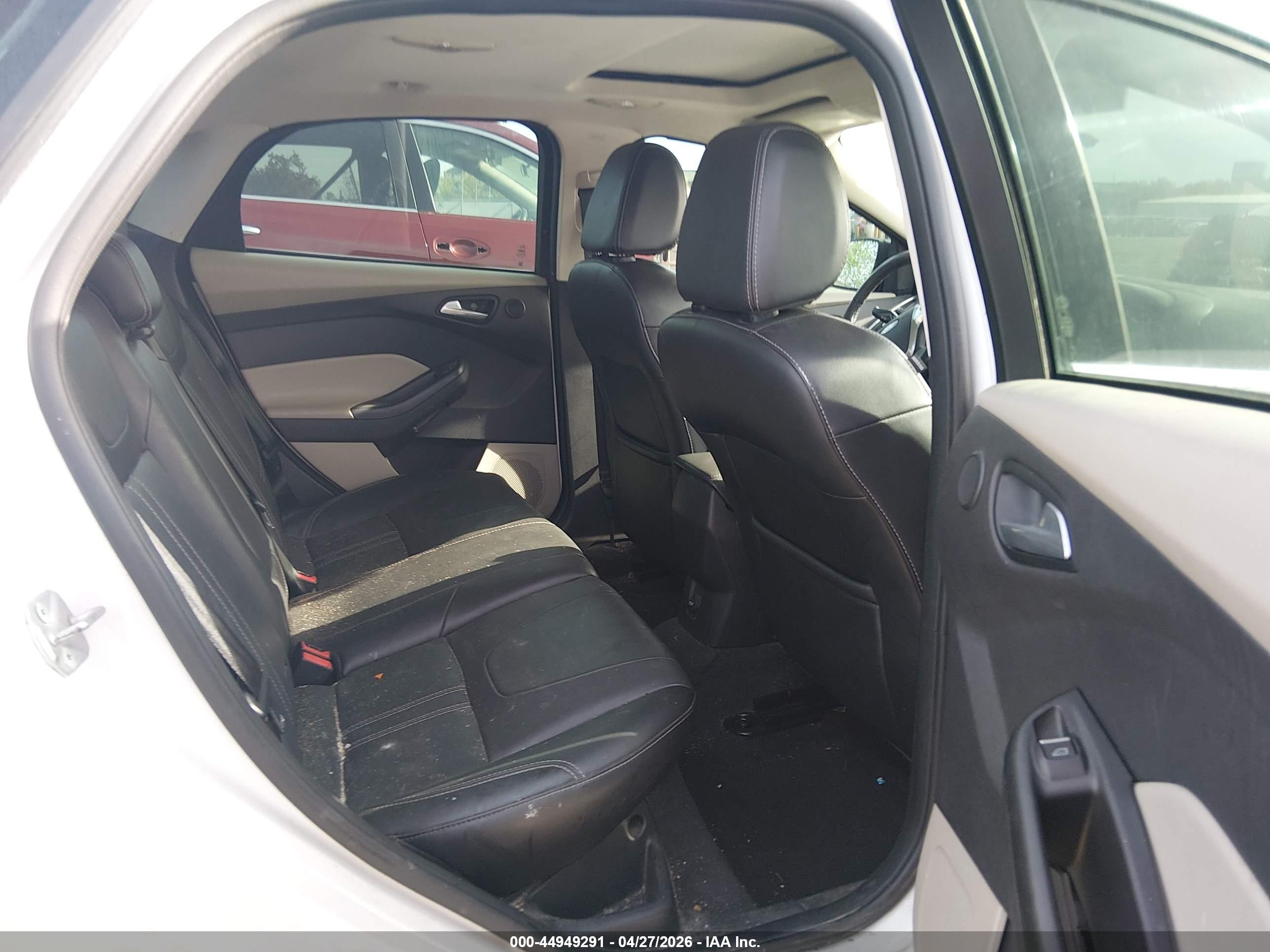 FORD FOCUS image 8