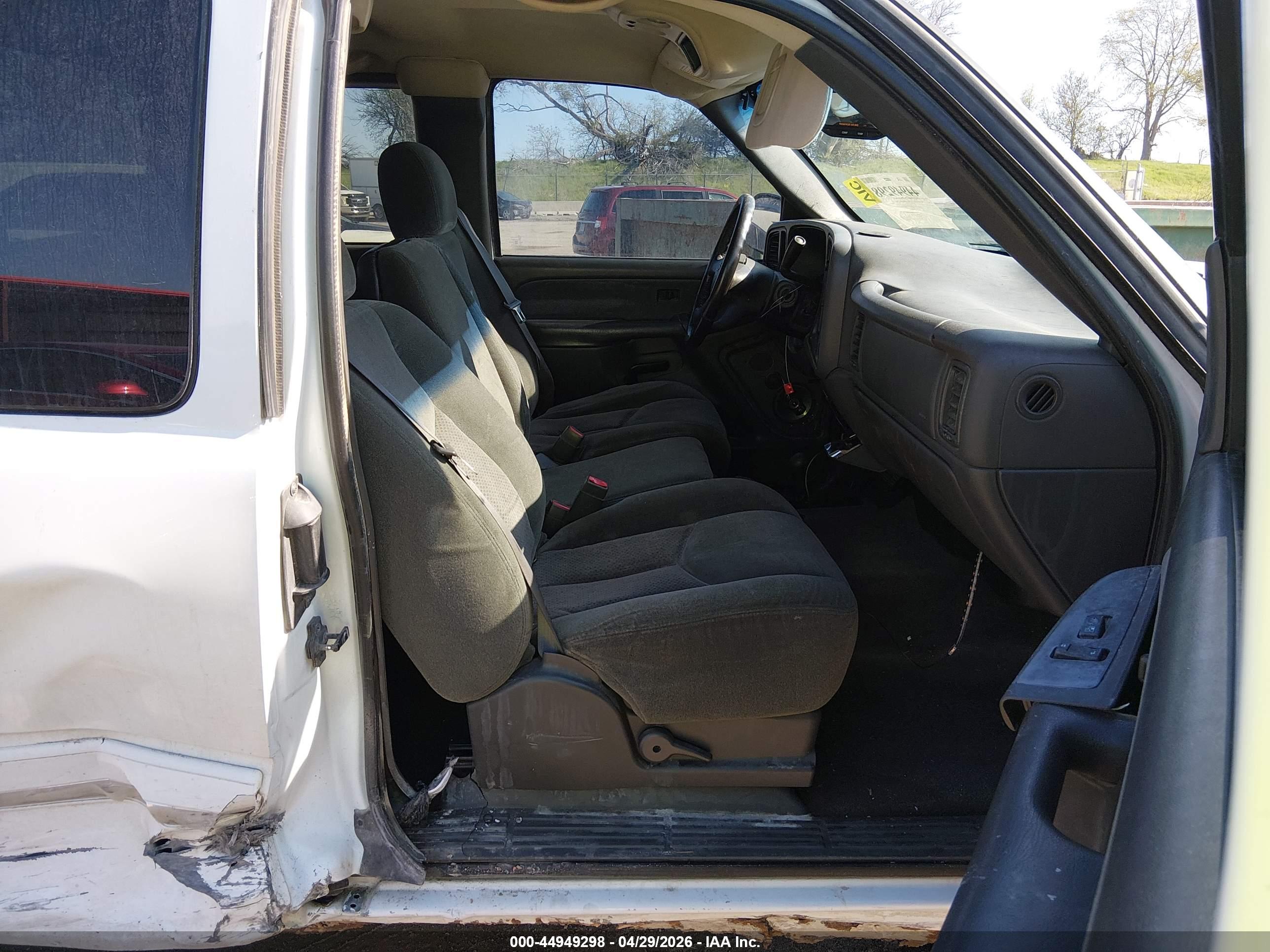 CHEVROLET SILVERADO image 5