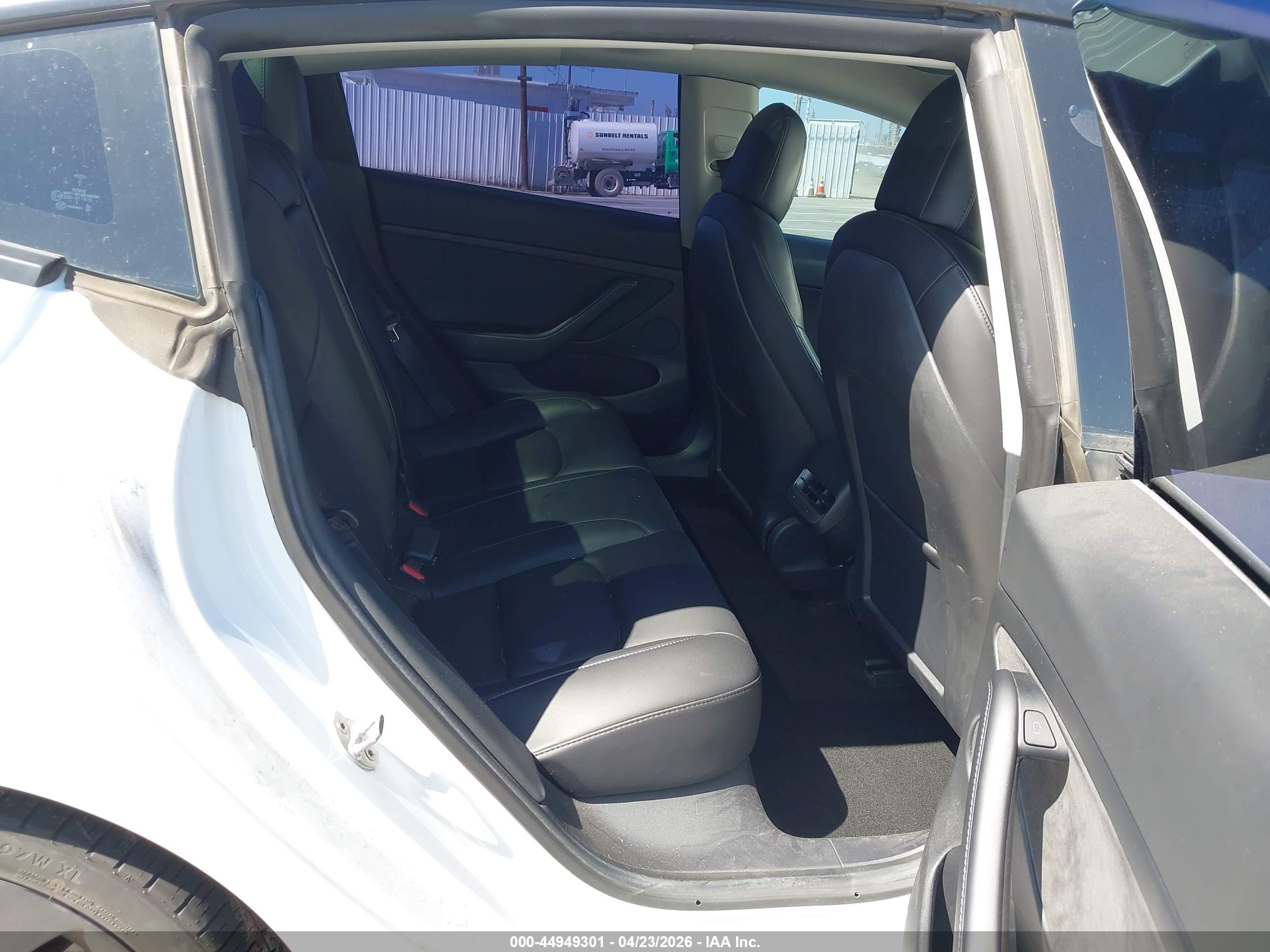 TESLA MODEL image 8