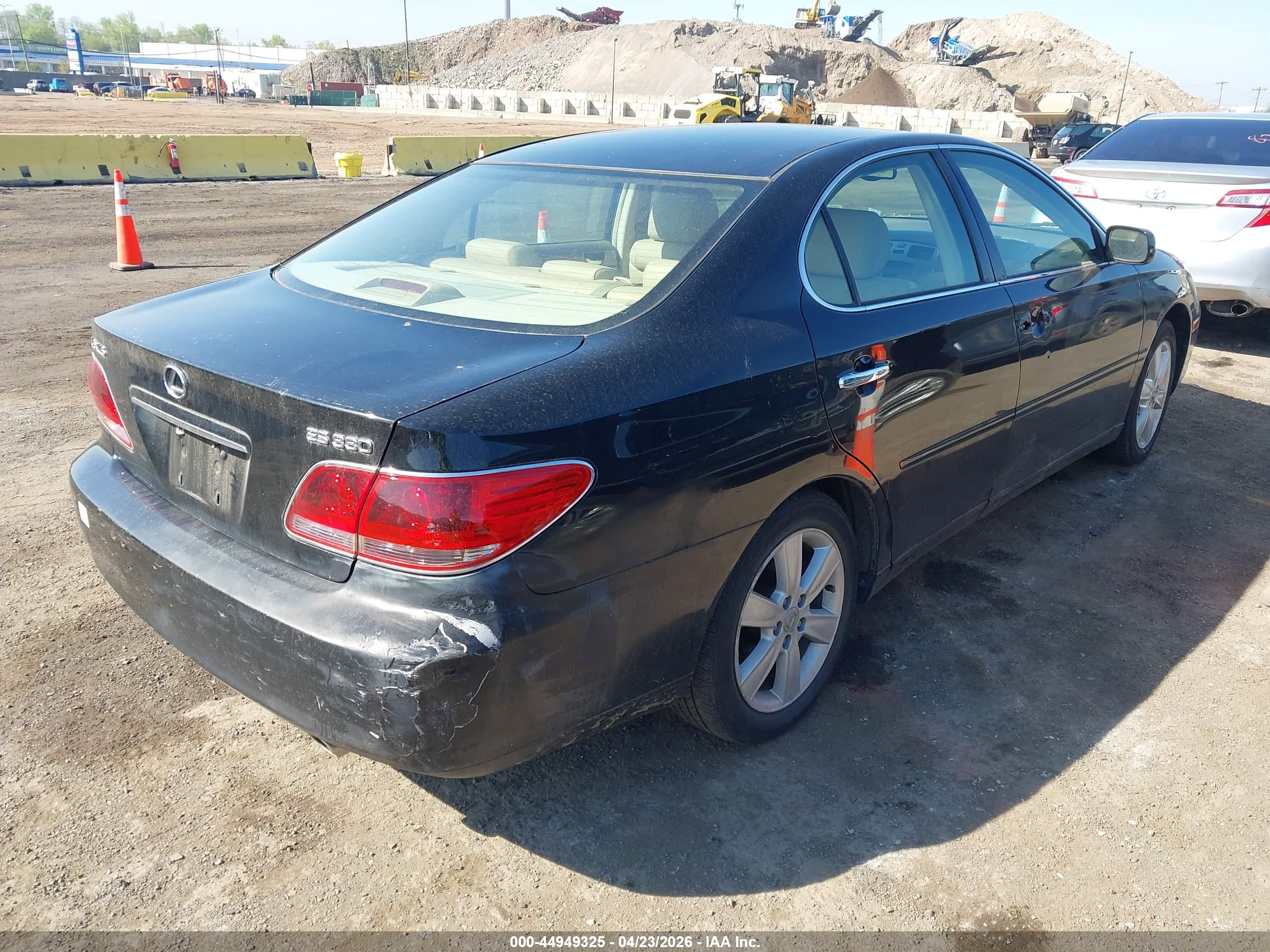 LEXUS ES image 4