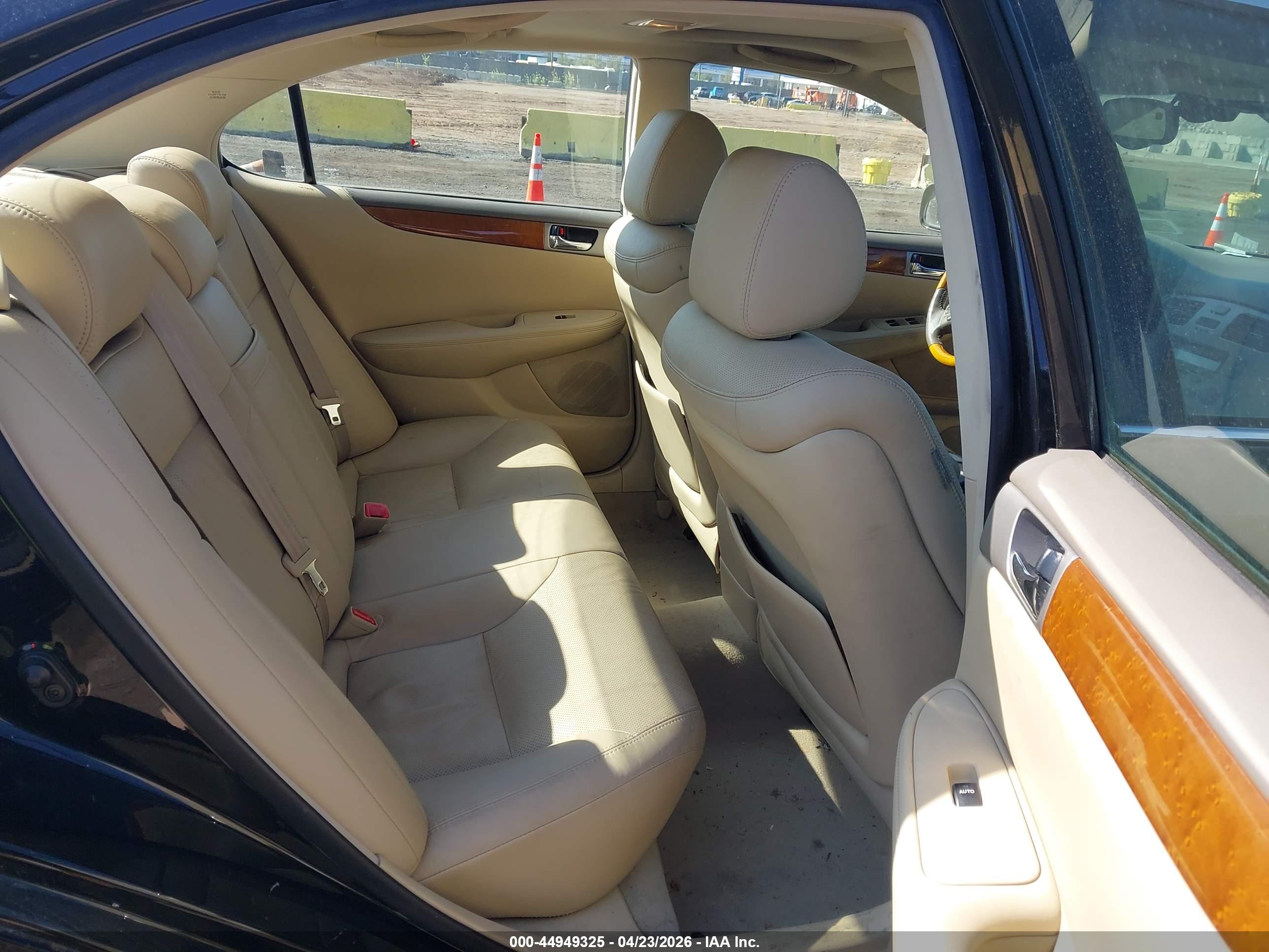 LEXUS ES image 8