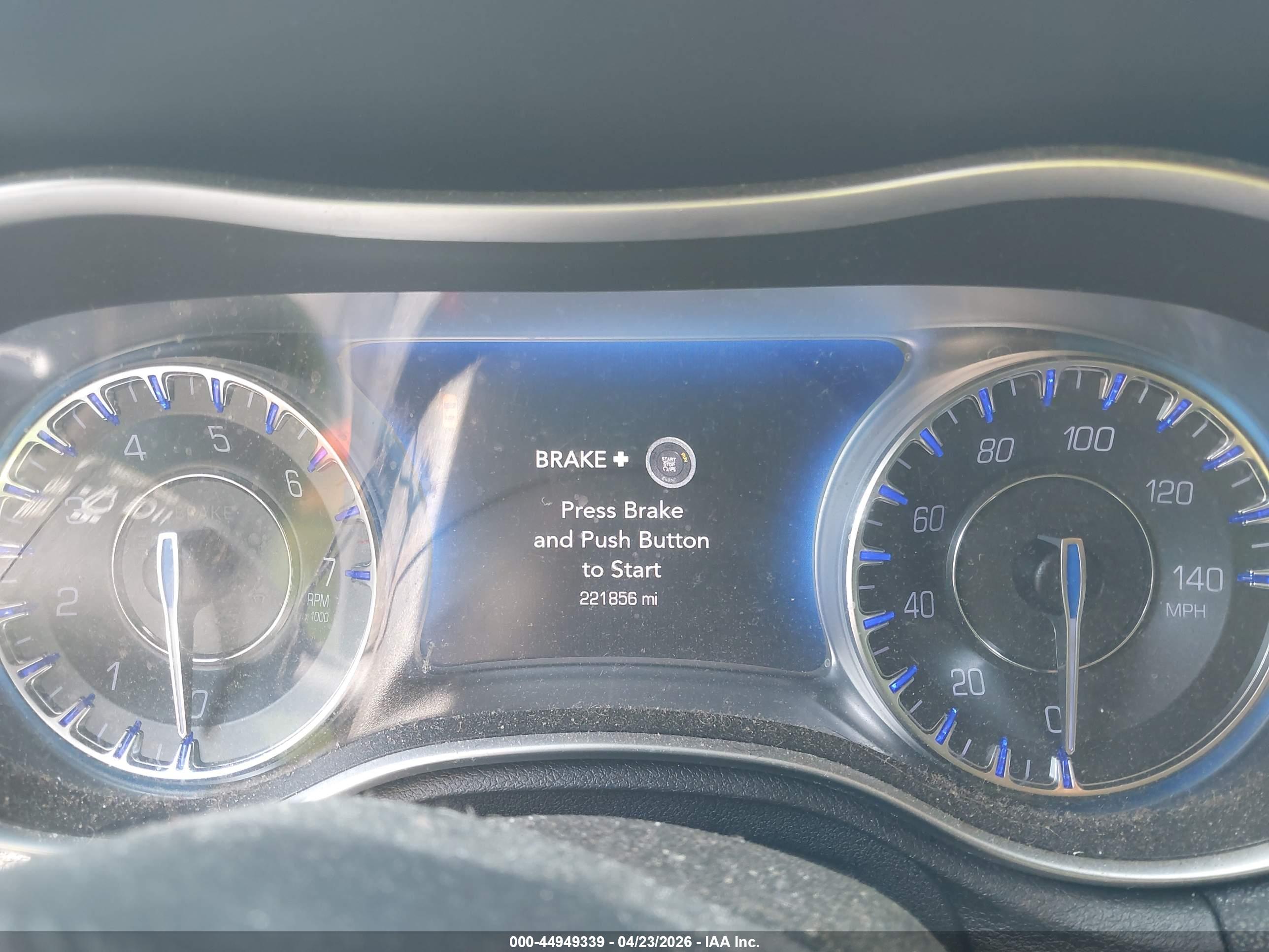 CHRYSLER 300 image 7