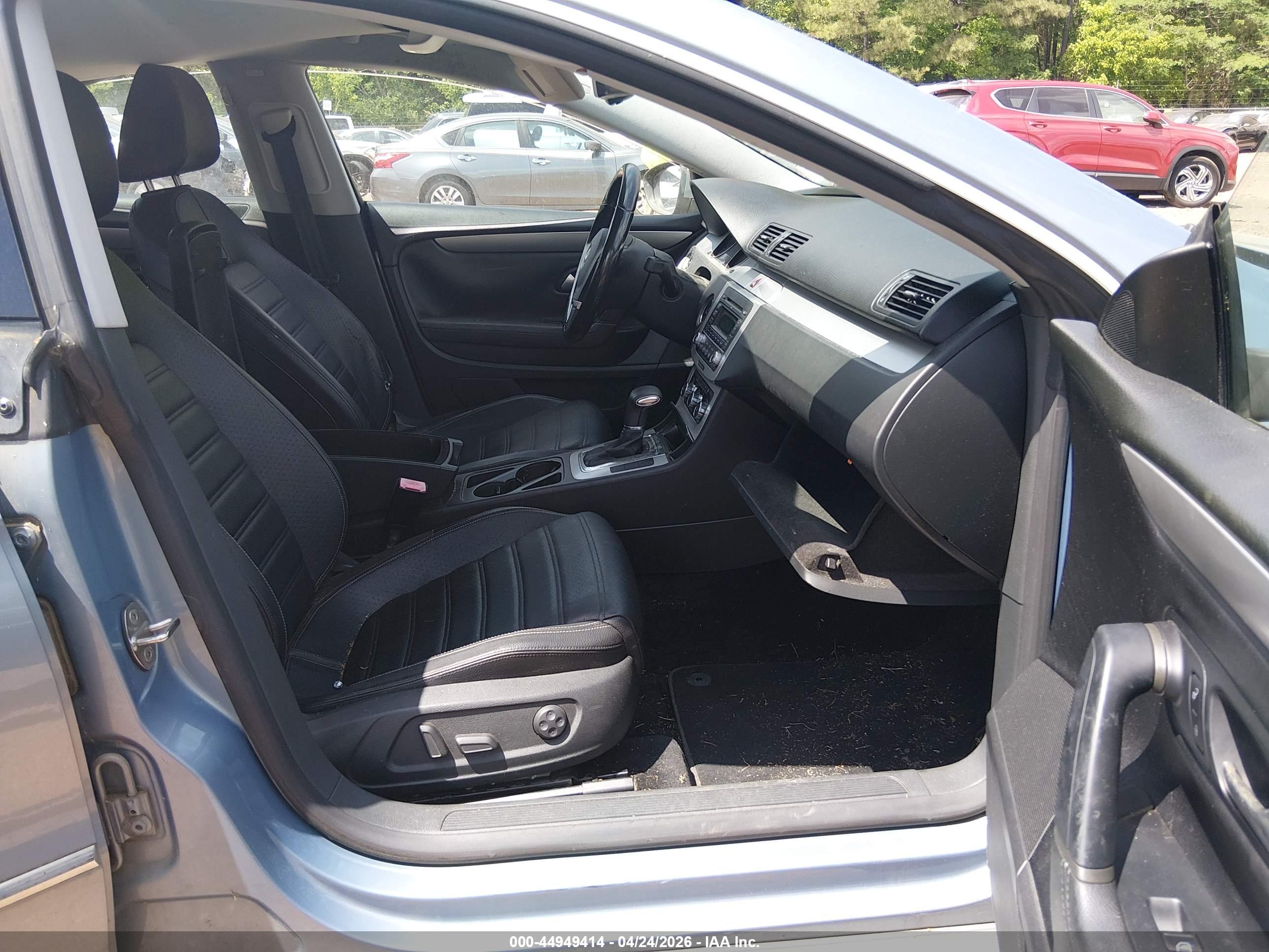VOLKSWAGEN CC image 5