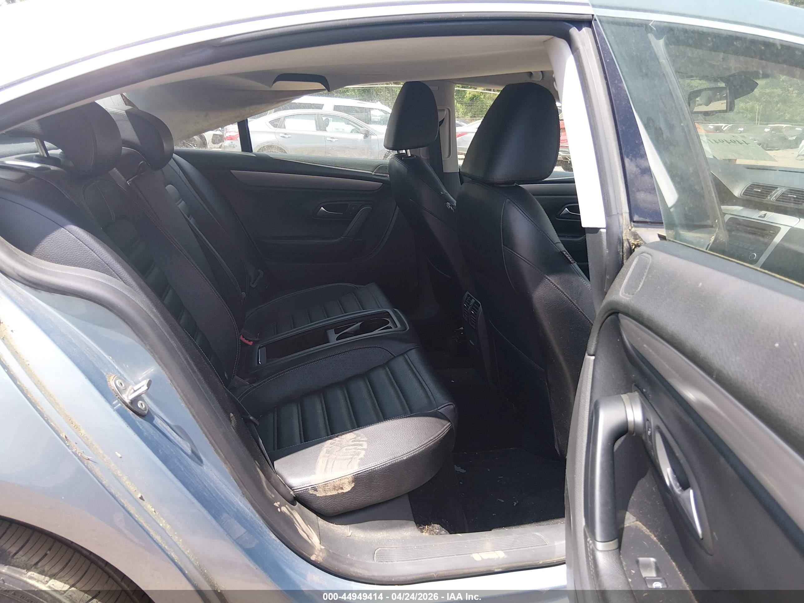 VOLKSWAGEN CC image 8