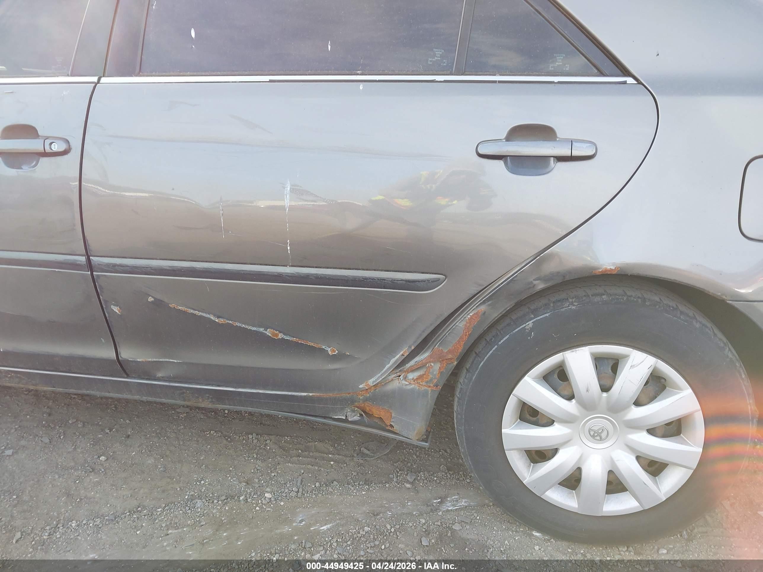 TOYOTA CAMRY image 6