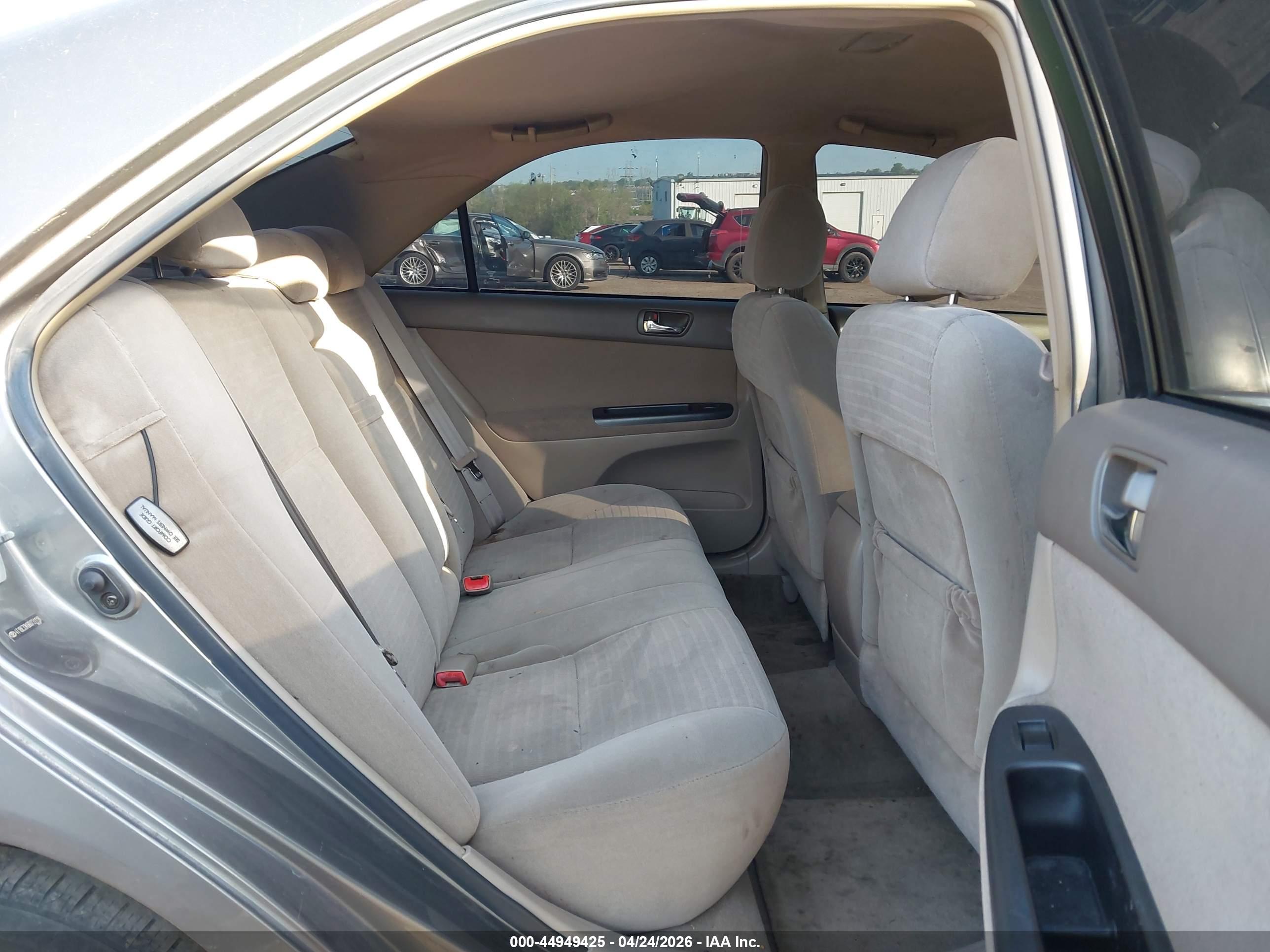 TOYOTA CAMRY image 8